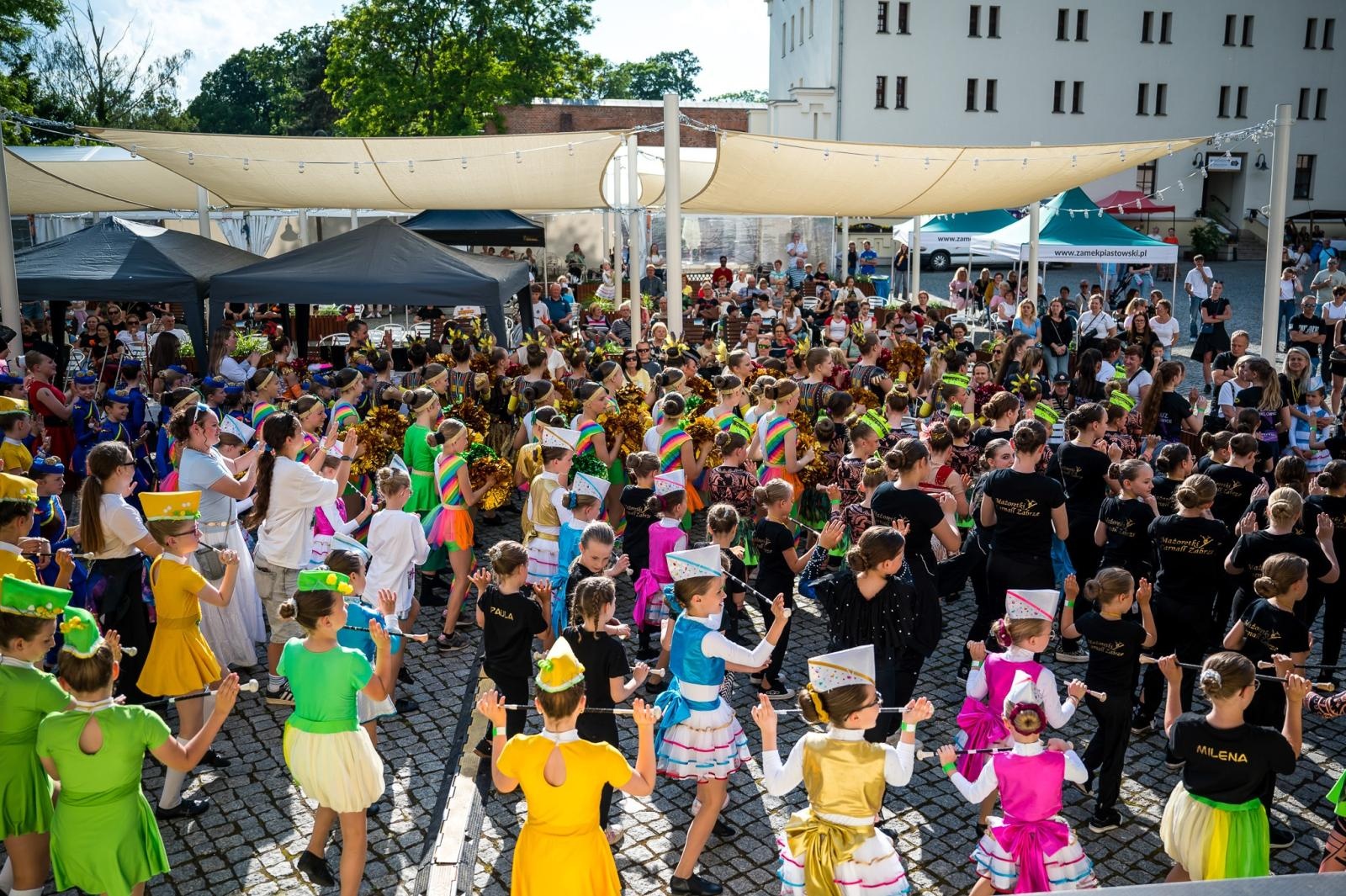 Zdjęcie w galerii na portalu naszraciborz.pl: Turniej Sportu Mażoretkowego na Zamku Piastowskim w Raciborzu [FOTO i WIDEO] wiadomości z regionu