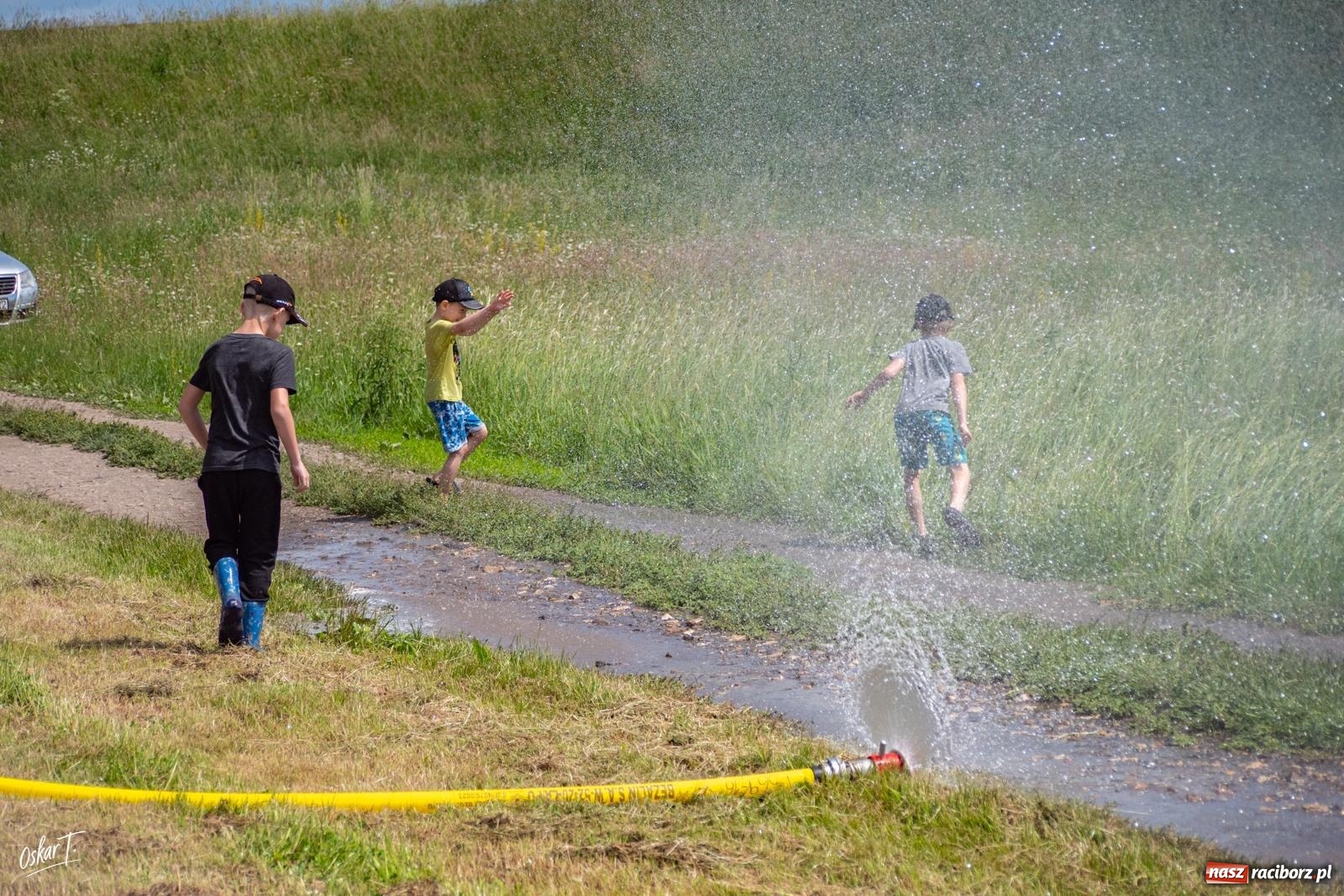 Zdjęcie w galerii na portalu naszraciborz.pl: Młodzi wędkarze rywalizowali w Łęgu. Dzień Dziecka nad wodą [FOTO] wiadomości z regionu