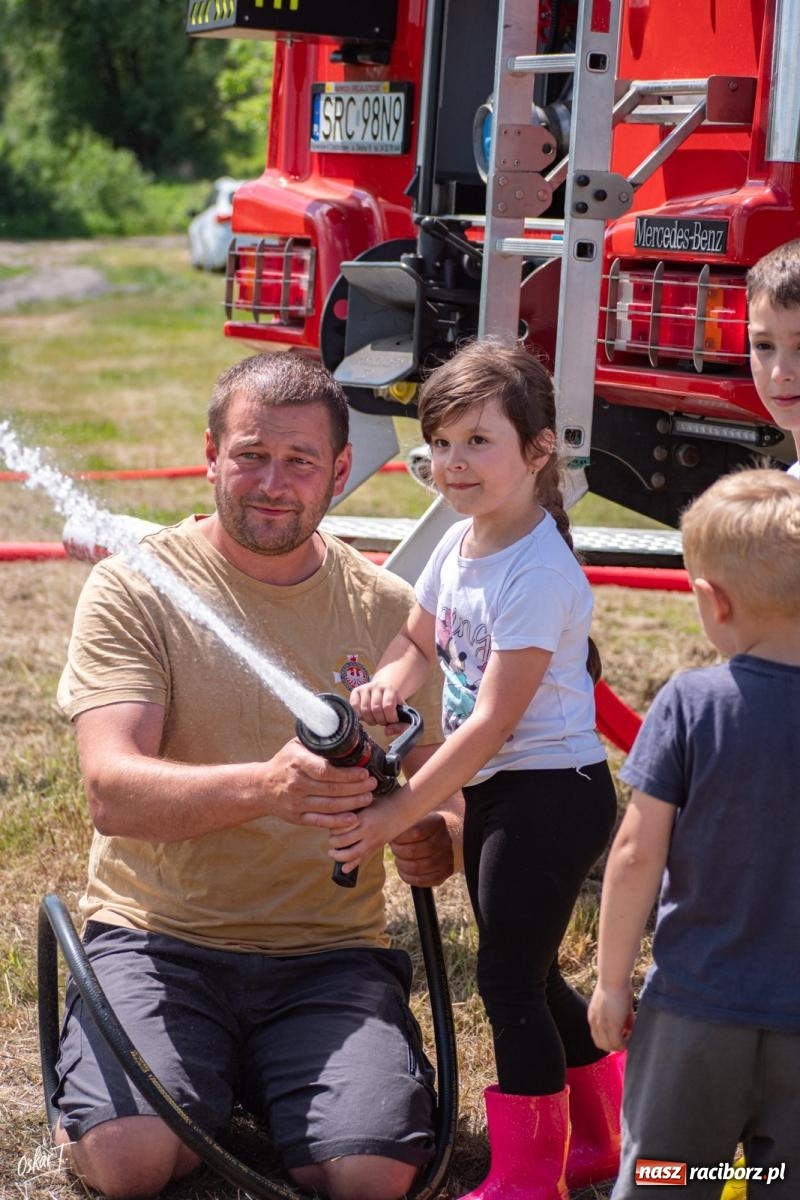 Zdjęcie w galerii na portalu naszraciborz.pl: Młodzi wędkarze rywalizowali w Łęgu. Dzień Dziecka nad wodą [FOTO] wiadomości z regionu