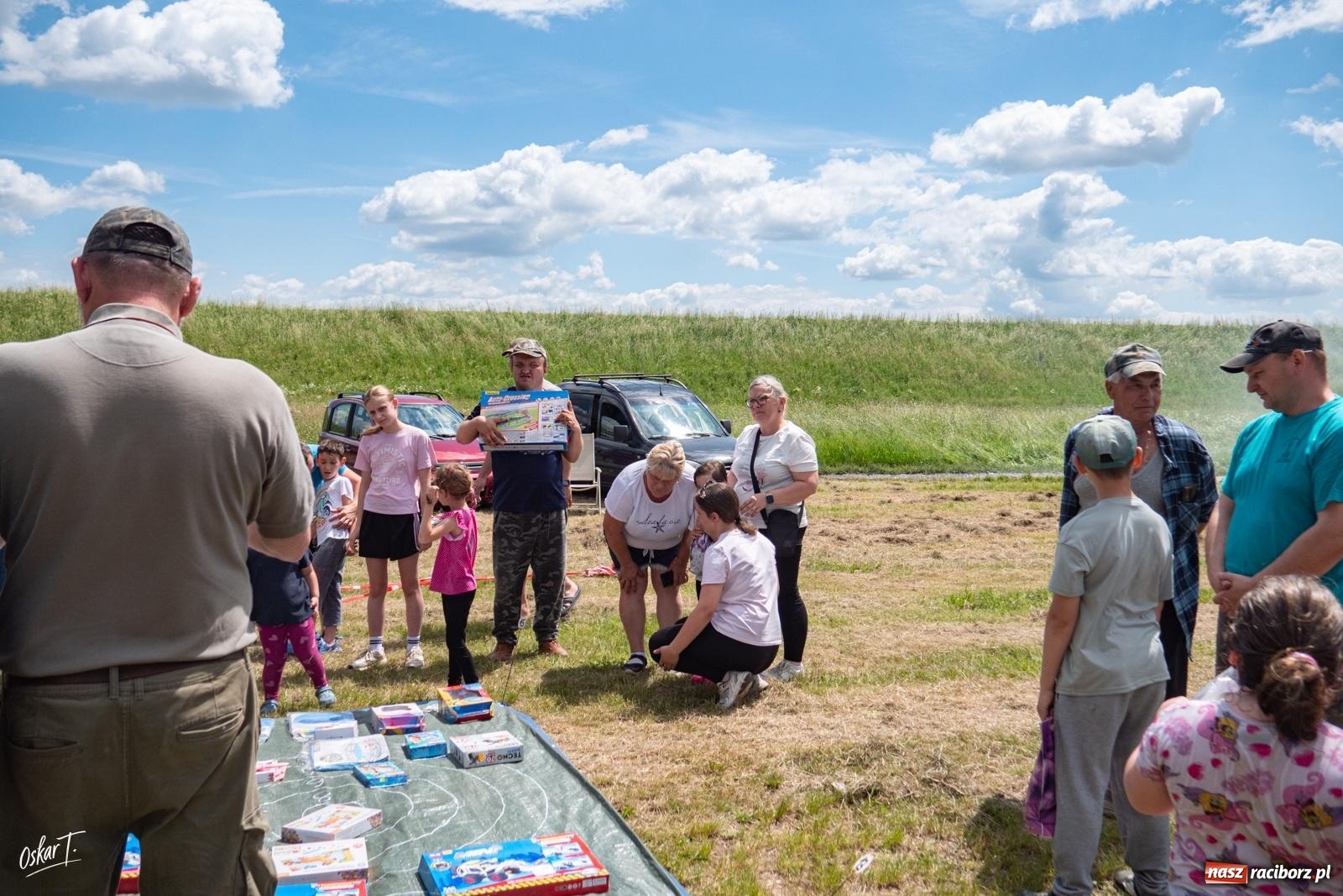 Zdjęcie w galerii na portalu naszraciborz.pl: Młodzi wędkarze rywalizowali w Łęgu. Dzień Dziecka nad wodą [FOTO] wiadomości z regionu