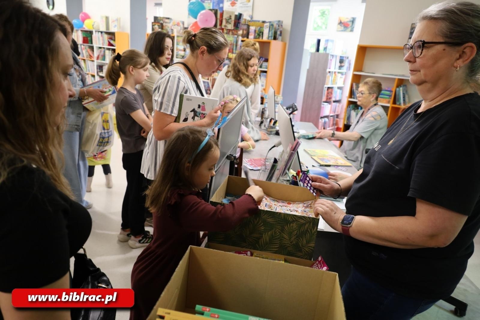 Zdjęcie w galerii na portalu naszraciborz.pl: FANTASTYCZNY Dzień Dziecka w Bibliotece wiadomości z regionu