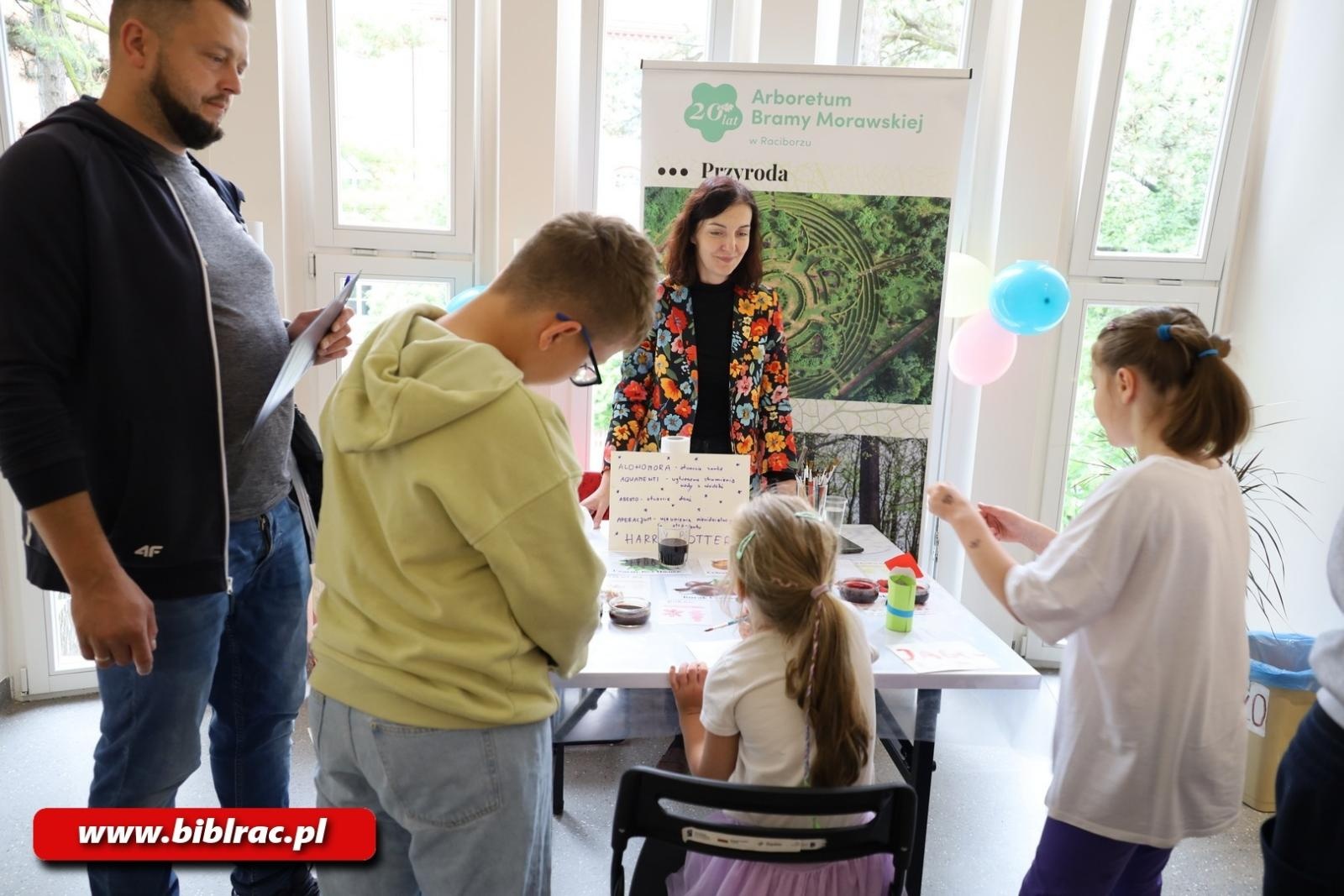 Zdjęcie w galerii na portalu naszraciborz.pl: FANTASTYCZNY Dzień Dziecka w Bibliotece wiadomości z regionu
