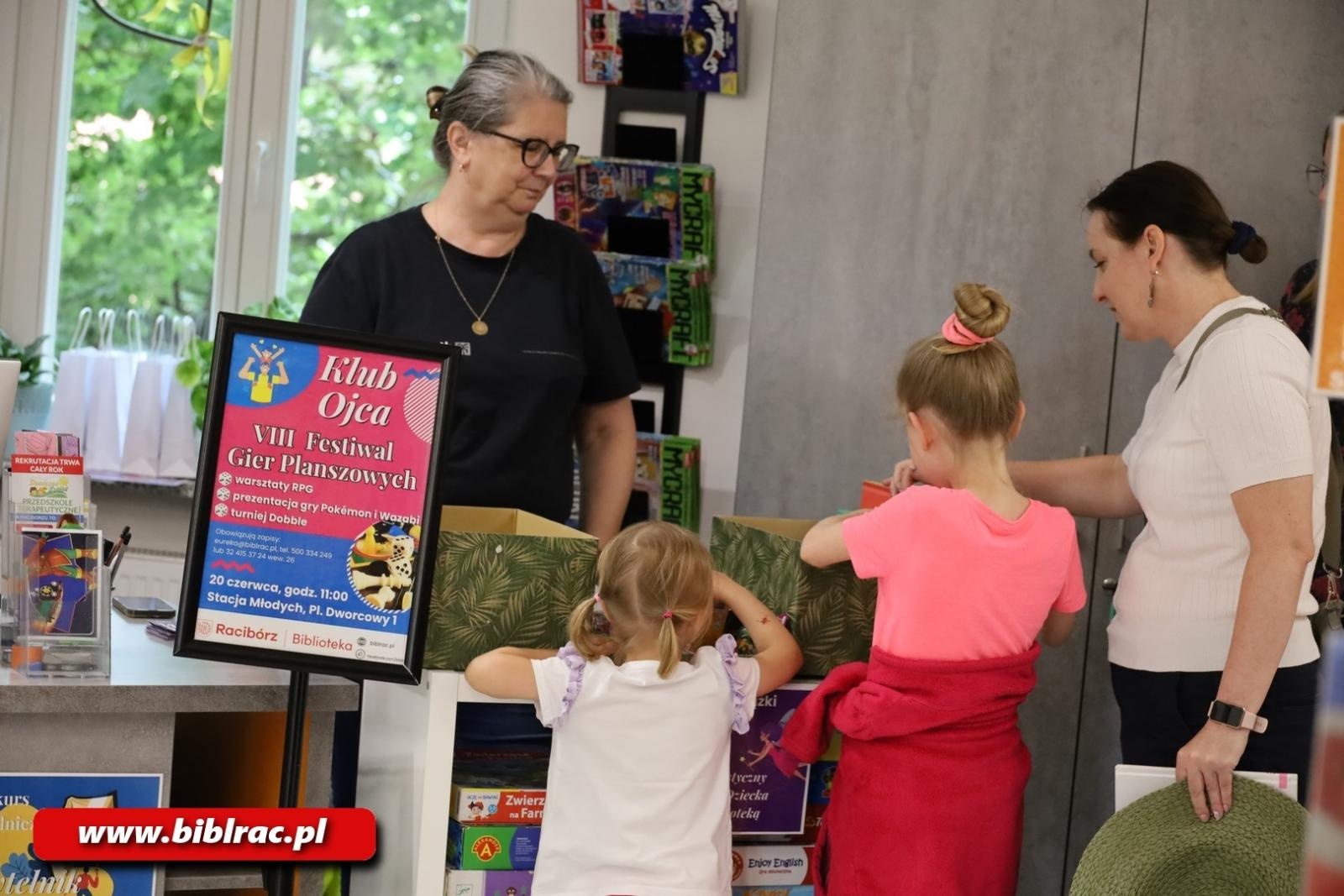 Zdjęcie w galerii na portalu naszraciborz.pl: FANTASTYCZNY Dzień Dziecka w Bibliotece wiadomości z regionu