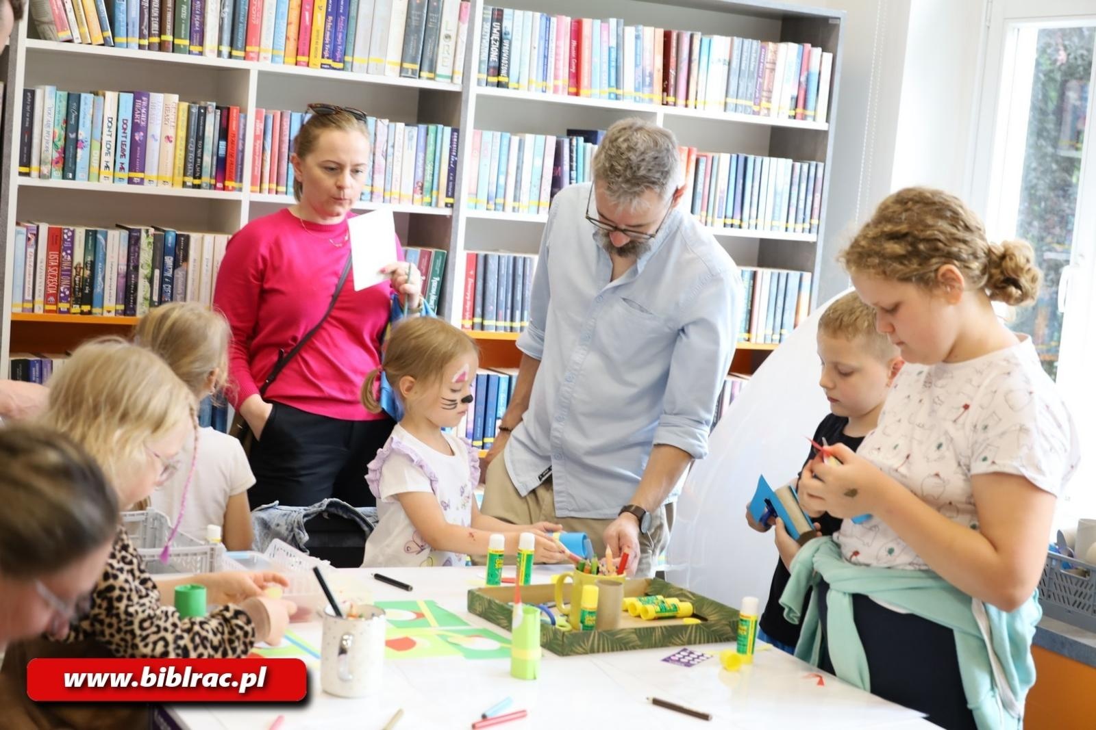 Zdjęcie w galerii na portalu naszraciborz.pl: FANTASTYCZNY Dzień Dziecka w Bibliotece wiadomości z regionu