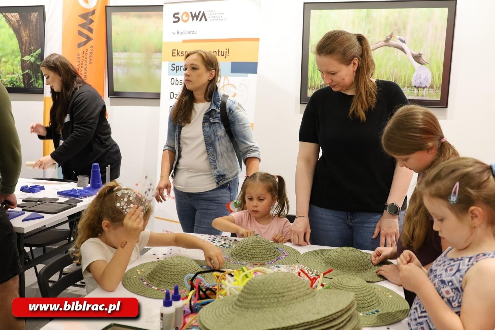 Zdjęcie w galerii na portalu naszraciborz.pl: FANTASTYCZNY Dzień Dziecka w Bibliotece wiadomości z regionu