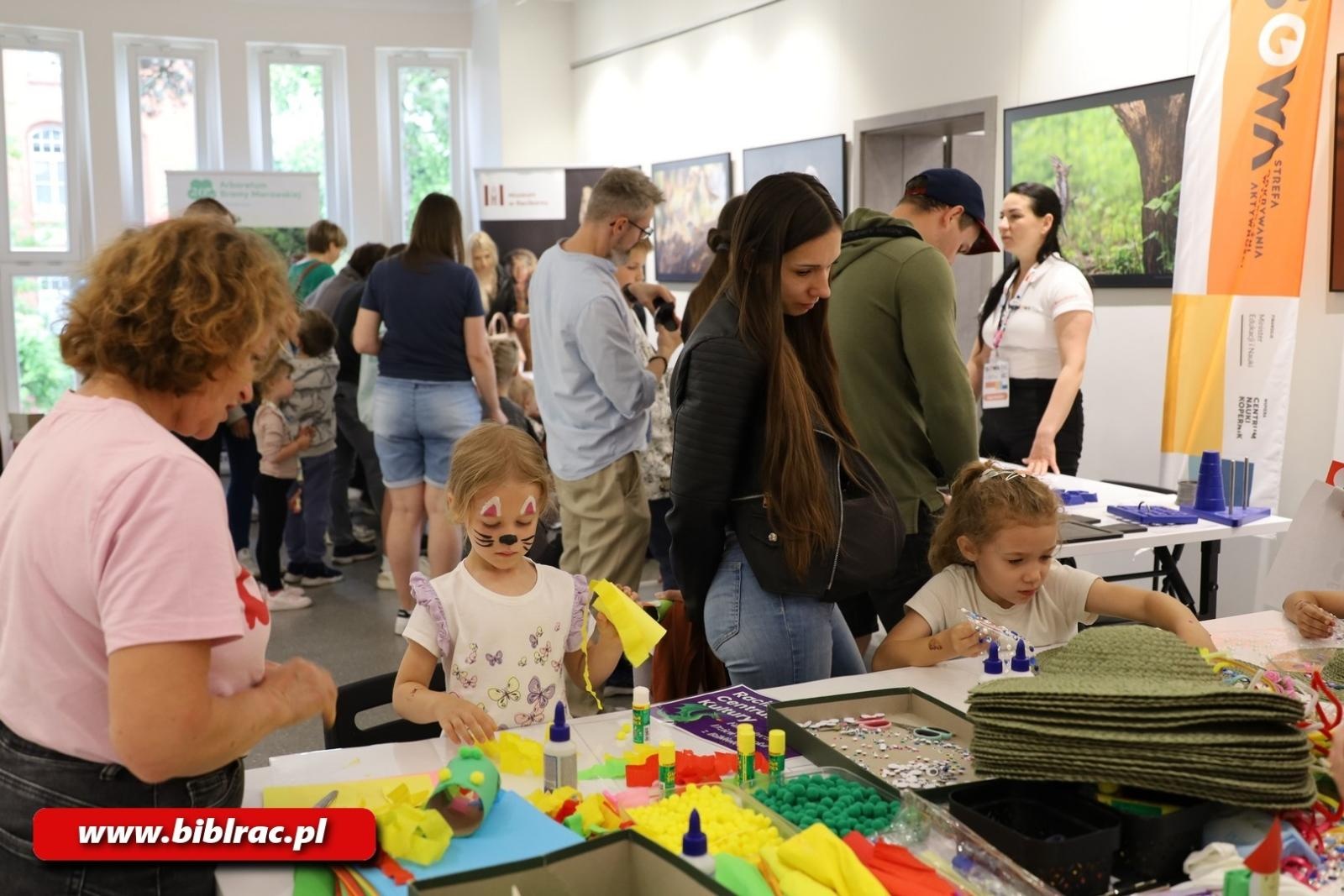 Zdjęcie w galerii na portalu naszraciborz.pl: FANTASTYCZNY Dzień Dziecka w Bibliotece wiadomości z regionu