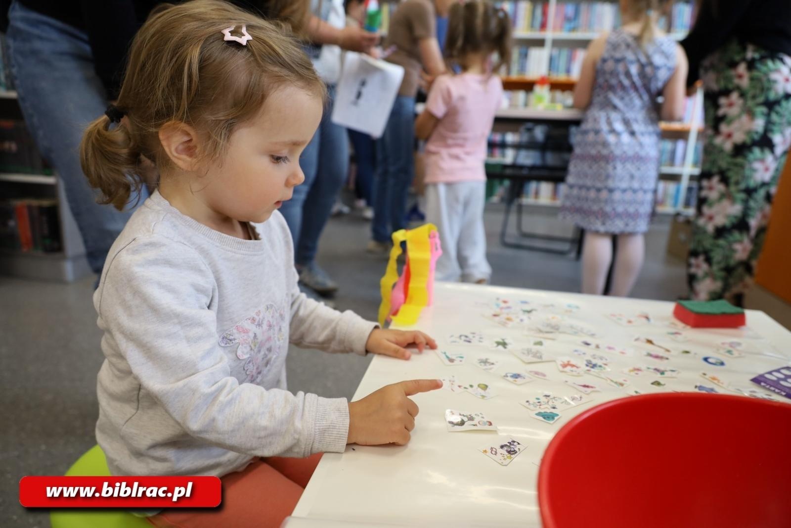 Zdjęcie w galerii na portalu naszraciborz.pl: FANTASTYCZNY Dzień Dziecka w Bibliotece wiadomości z regionu