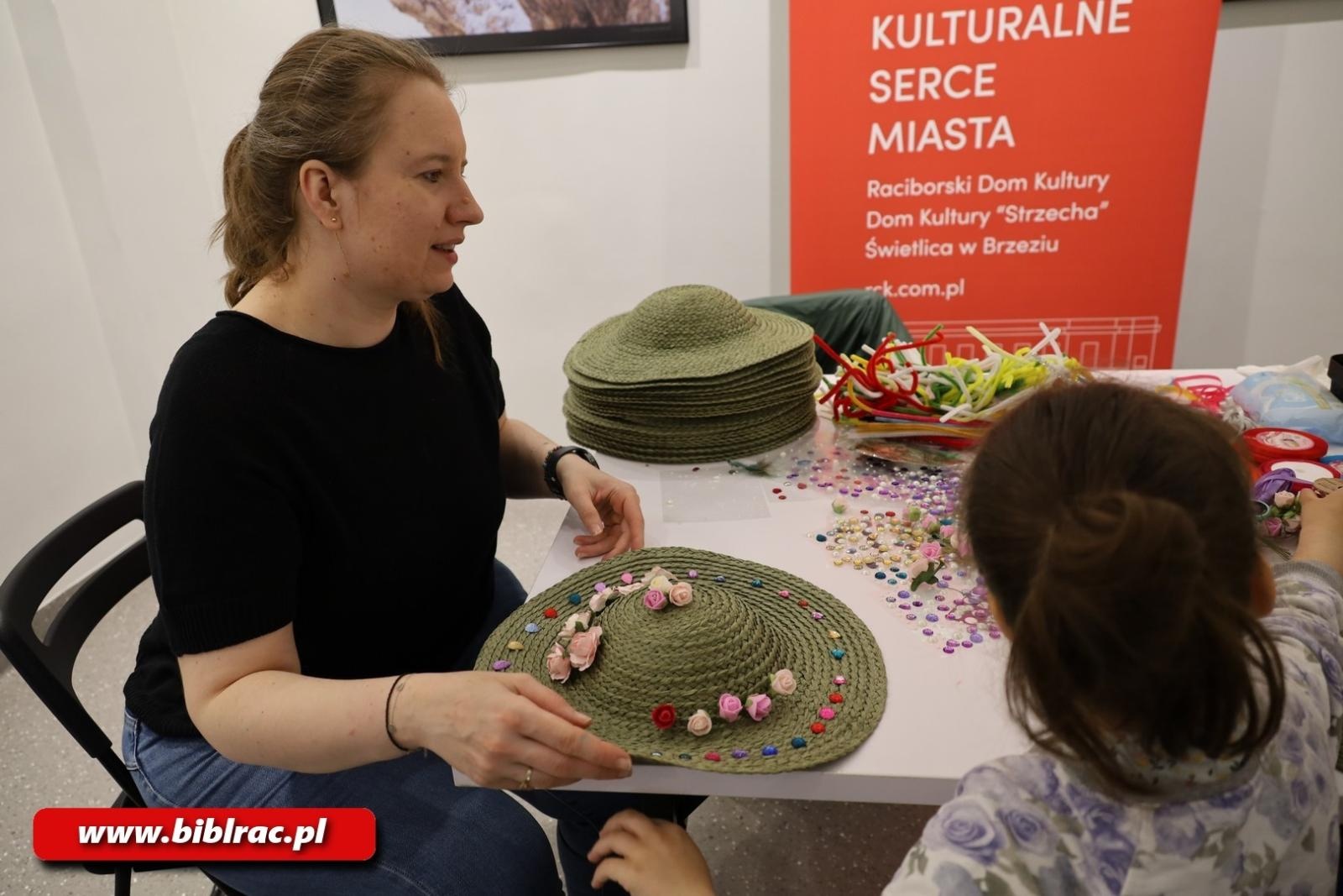 Zdjęcie w galerii na portalu naszraciborz.pl: FANTASTYCZNY Dzień Dziecka w Bibliotece wiadomości z regionu