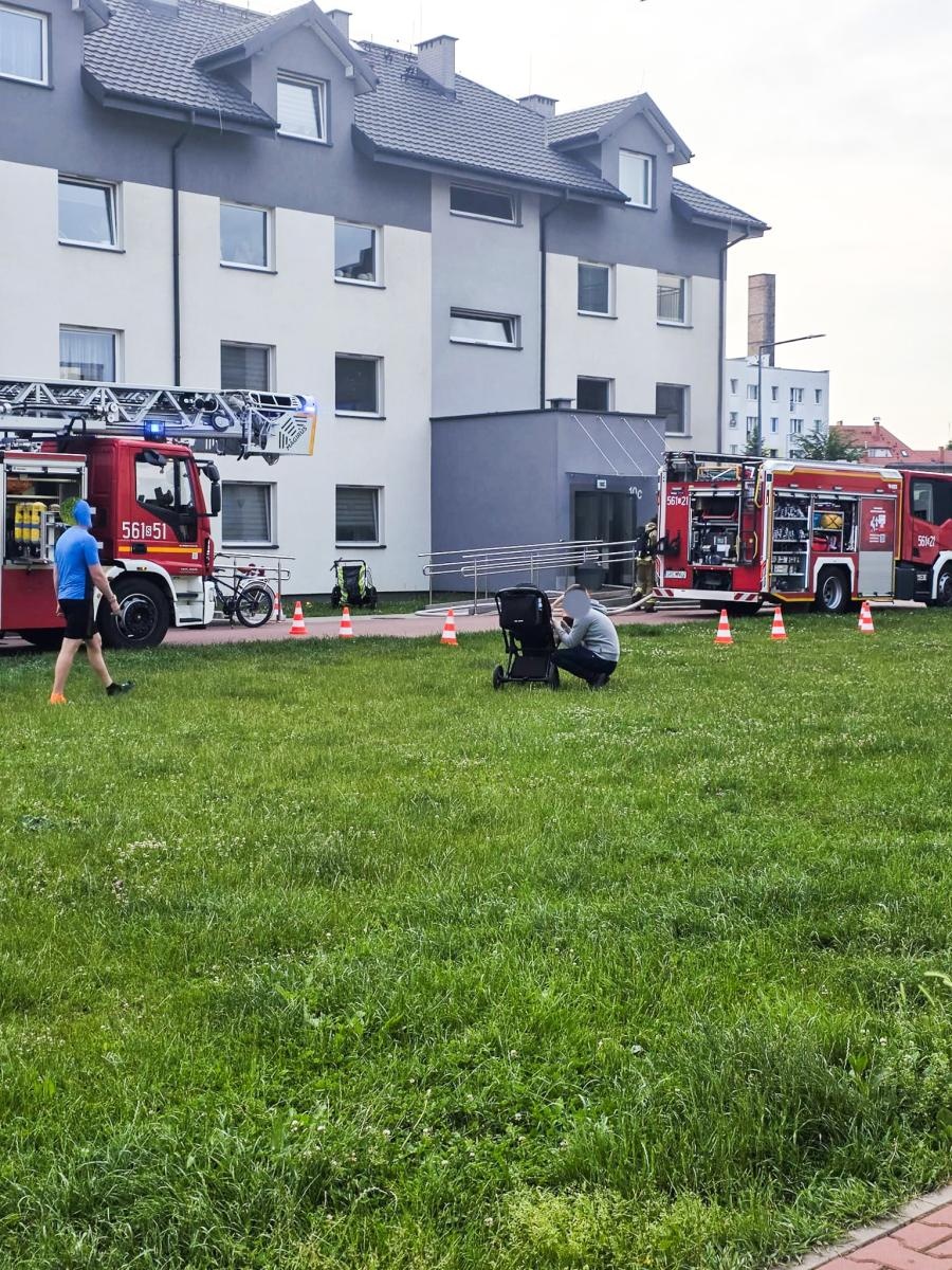 Zdjęcie w galerii na portalu naszraciborz.pl: Pożar w piwnicy bloku i zalana szkoła. Pracowity początek czerwca dla strażaków wiadomości z regionu