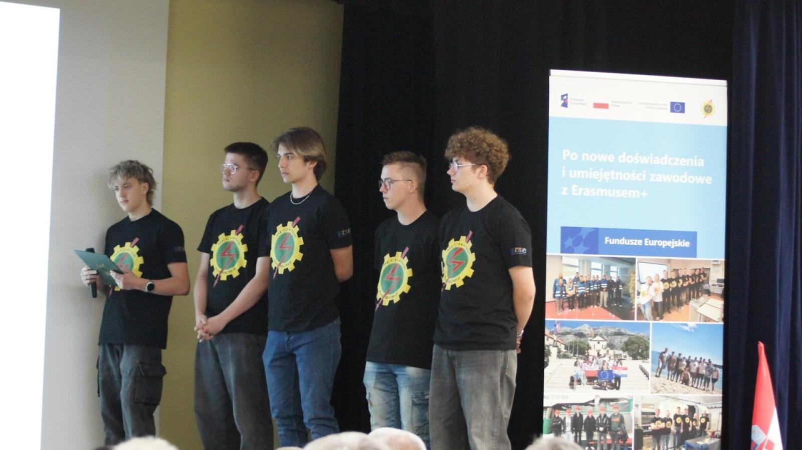 Zdjęcie w galerii na portalu naszraciborz.pl: Po nowe doświadczenia i umiejętności zawodowe z Erasmusem+. Uroczyste podsumowanie projektu w CKZiU nr 2 Mechanik wiadomości z regionu