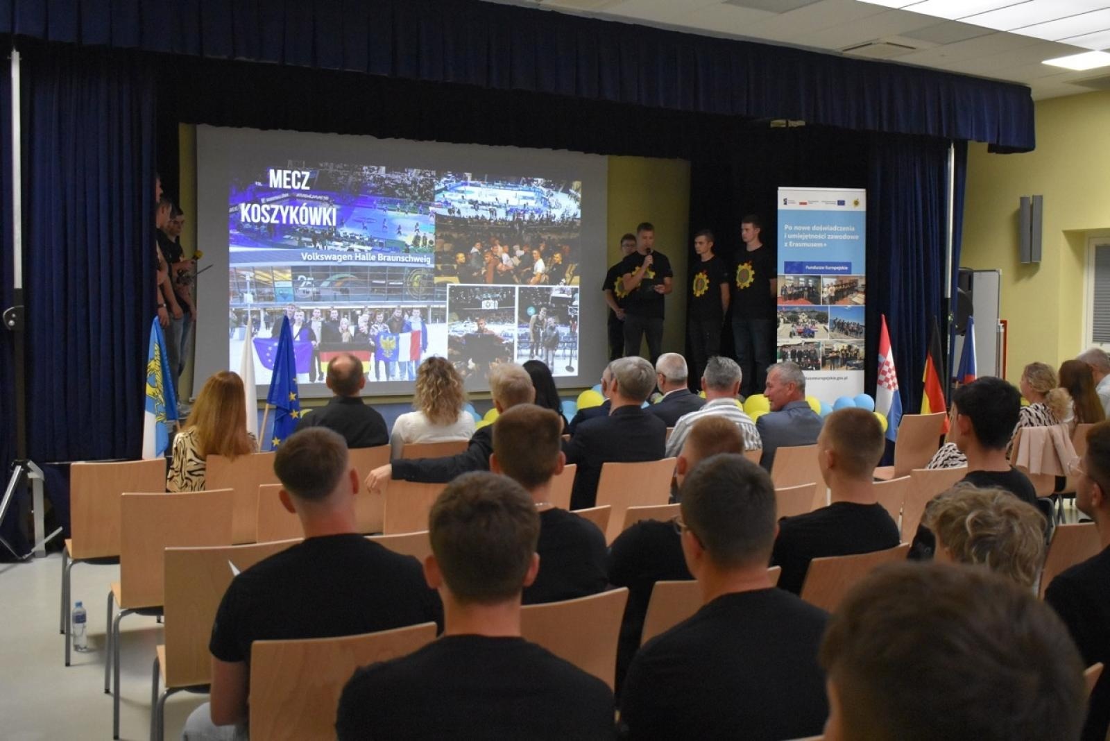 Zdjęcie w galerii na portalu naszraciborz.pl: Po nowe doświadczenia i umiejętności zawodowe z Erasmusem+. Uroczyste podsumowanie projektu w CKZiU nr 2 Mechanik wiadomości z regionu