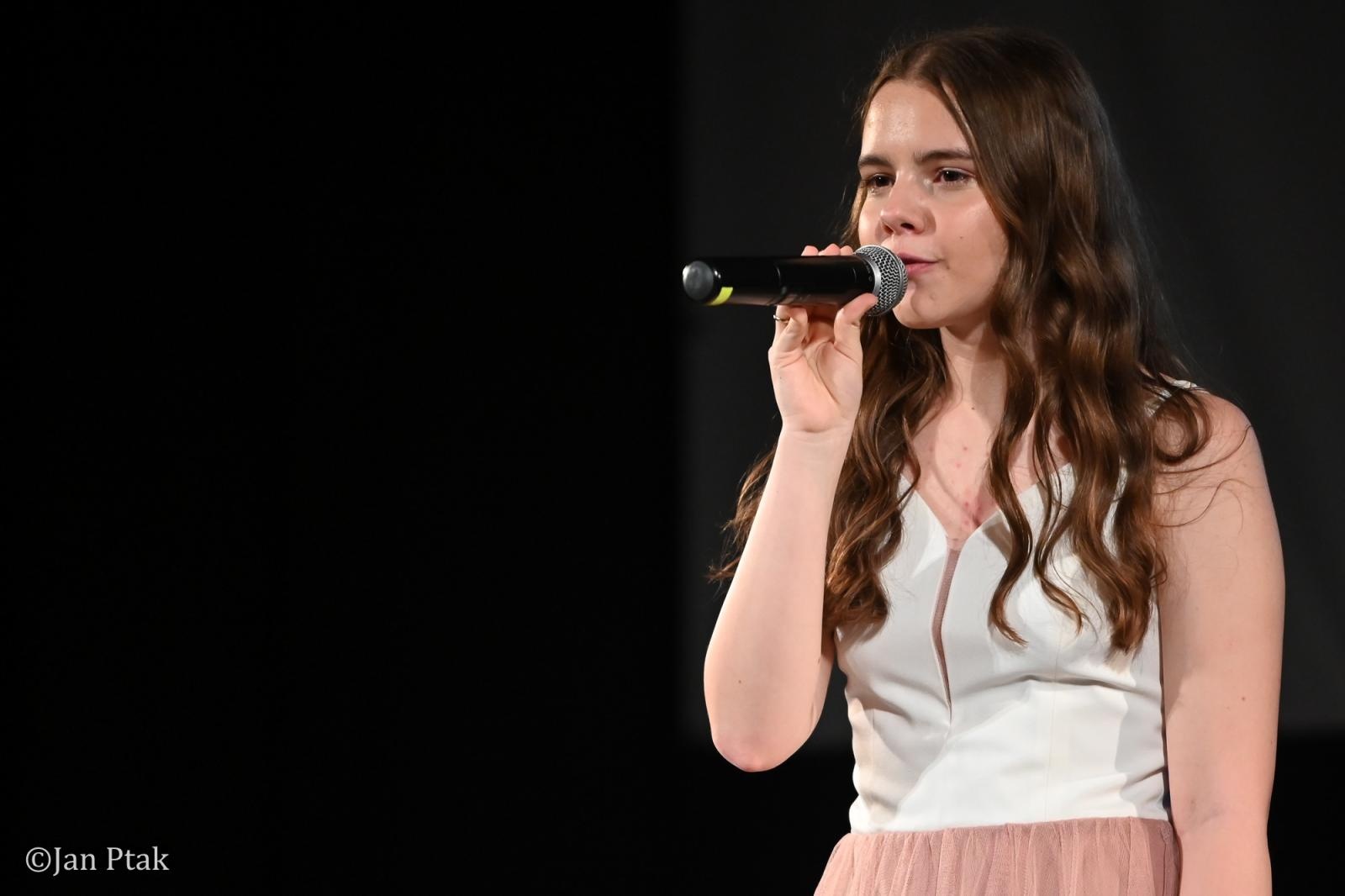 Zdjęcie w galerii na portalu naszraciborz.pl: Koncert piosenek Disneya w Raciborzu. Wydarzenie charytatywne na rzecz Fundacji Świętego Mikołaja wiadomości z regionu