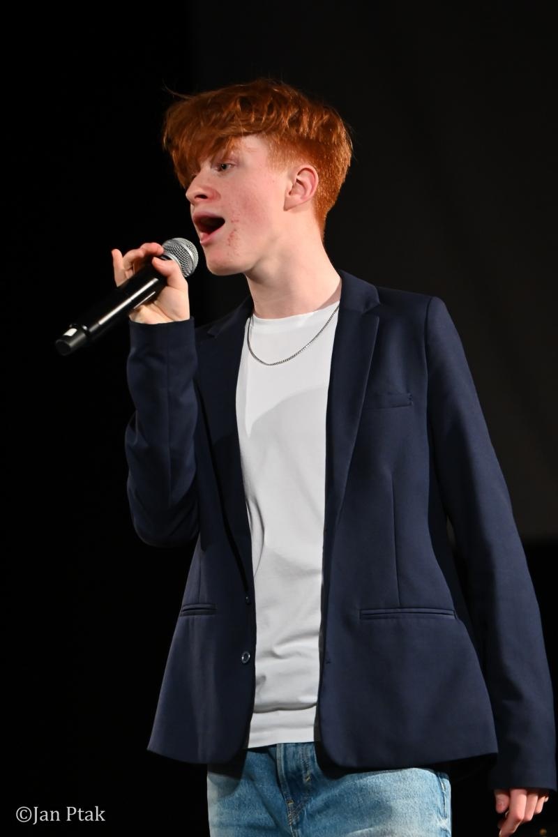 Zdjęcie w galerii na portalu naszraciborz.pl: Koncert piosenek Disneya w Raciborzu. Wydarzenie charytatywne na rzecz Fundacji Świętego Mikołaja wiadomości z regionu