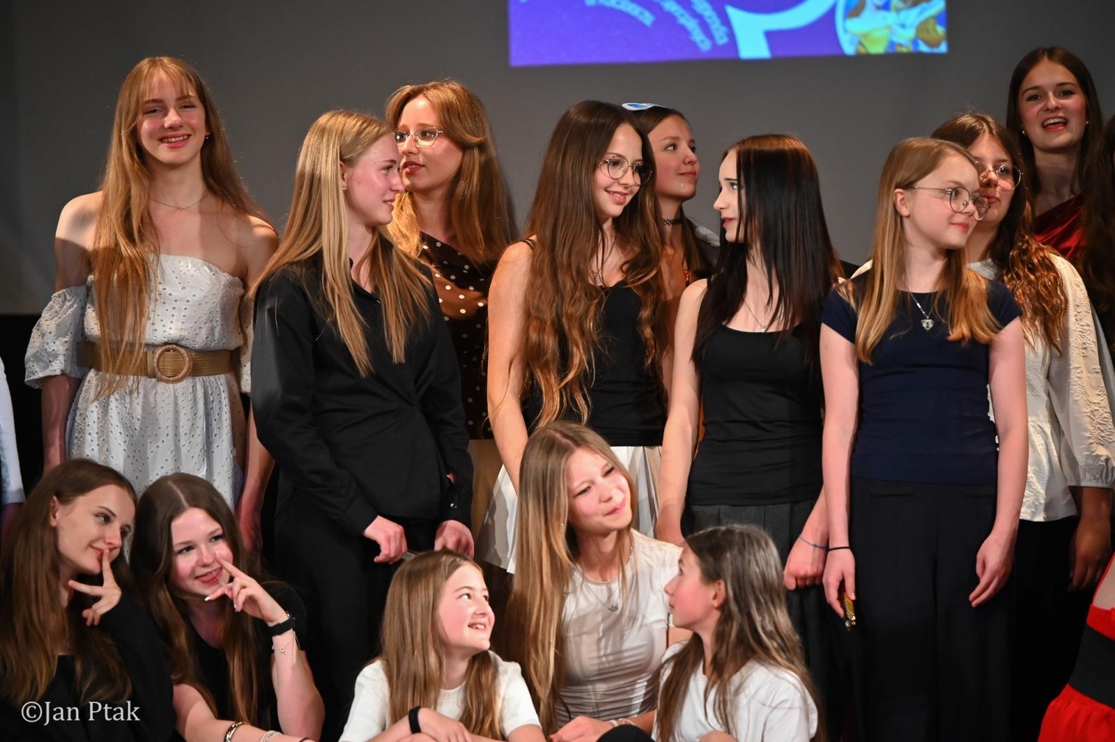 Zdjęcie w galerii na portalu naszraciborz.pl: Koncert piosenek Disneya w Raciborzu. Wydarzenie charytatywne na rzecz Fundacji Świętego Mikołaja wiadomości z regionu