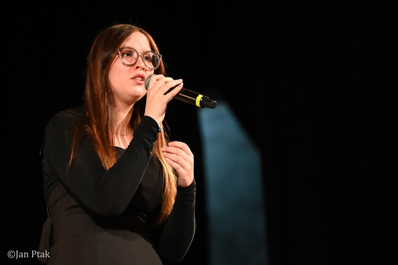 Zdjęcie w galerii na portalu naszraciborz.pl: Koncert piosenek Disneya w Raciborzu. Wydarzenie charytatywne na rzecz Fundacji Świętego Mikołaja wiadomości z regionu