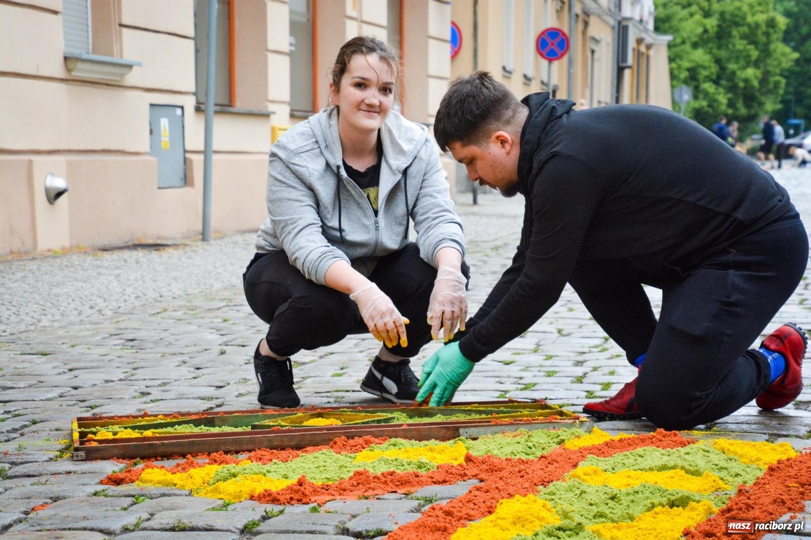 Zdjęcie w galerii na portalu naszraciborz.pl: Raciborskie stare miasto gotowe na procesję Bożego Ciała [FOTO] wiadomości z regionu