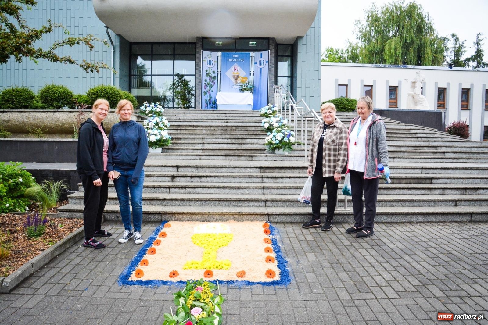 Zdjęcie w galerii na portalu naszraciborz.pl: Raciborskie stare miasto gotowe na procesję Bożego Ciała [FOTO] wiadomości z regionu