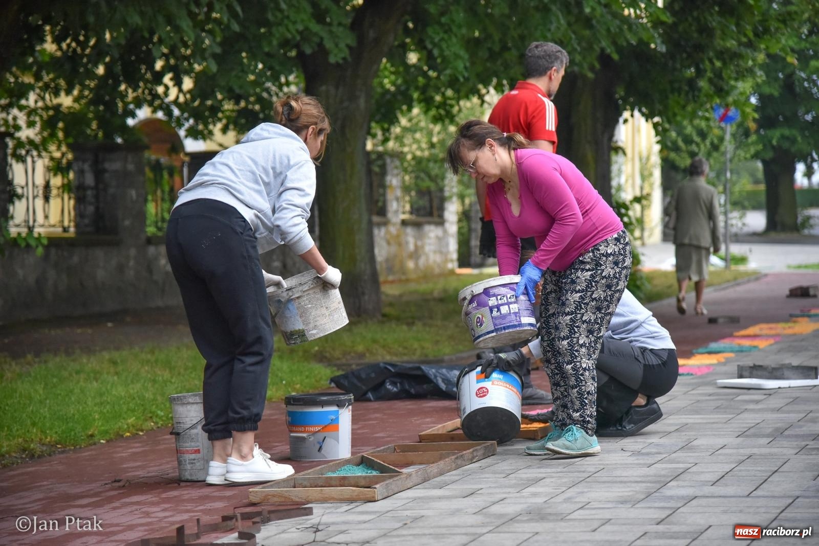 Zdjęcie w galerii na portalu naszraciborz.pl: Przygotowania do procesji Bożego Ciała w parafiach NSPJ i Matki Bożej [FOTO] wiadomości z regionu
