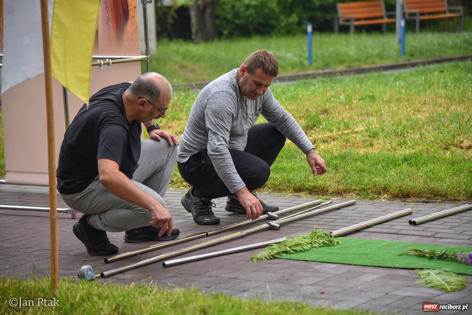 Zdjęcie w galerii na portalu naszraciborz.pl: Przygotowania do procesji Bożego Ciała w parafiach NSPJ i Matki Bożej [FOTO] wiadomości z regionu