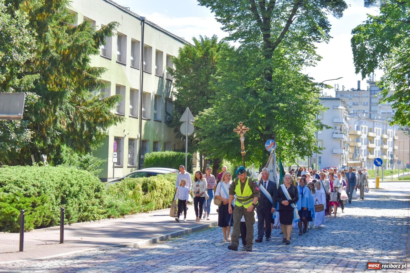 Zdjęcie w galerii na portalu naszraciborz.pl: Historyczne wydarzenie na Ostrogu. Najświętszy Sakrament zawitał do kaplicy zamkowej wiadomości z regionu