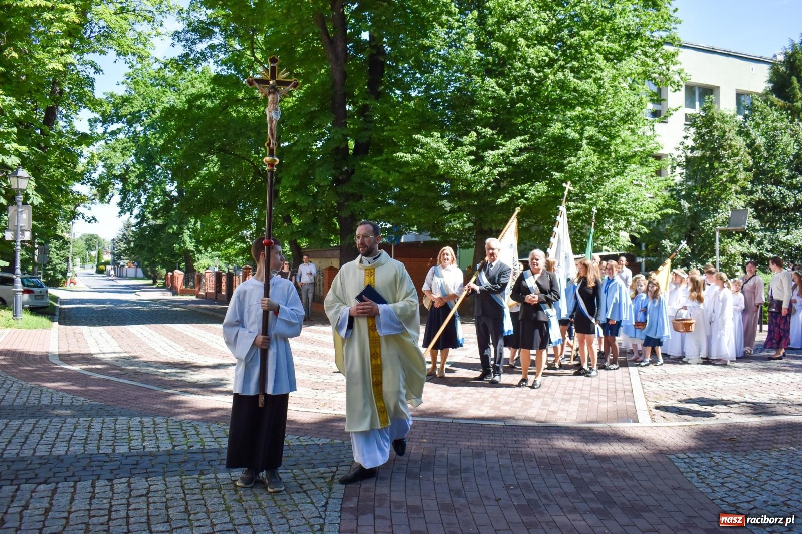 Zdjęcie w galerii na portalu naszraciborz.pl: Historyczne wydarzenie na Ostrogu. Najświętszy Sakrament zawitał do kaplicy zamkowej wiadomości z regionu