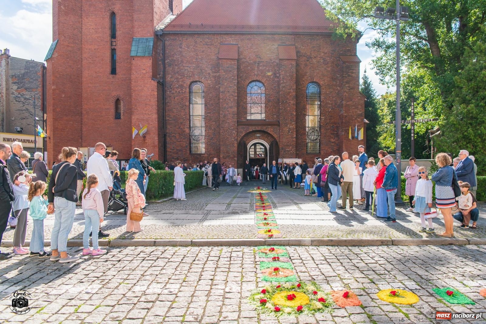 Zdjęcie w galerii na portalu naszraciborz.pl: Procesja Bożego Ciała przeszła ulicami parafii WNMP [FOTO i WIDEO] wiadomości z regionu