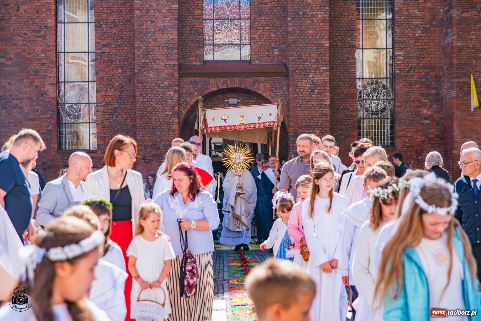 Zdjęcie w galerii na portalu naszraciborz.pl: Procesja Bożego Ciała przeszła ulicami parafii WNMP [FOTO i WIDEO] wiadomości z regionu
