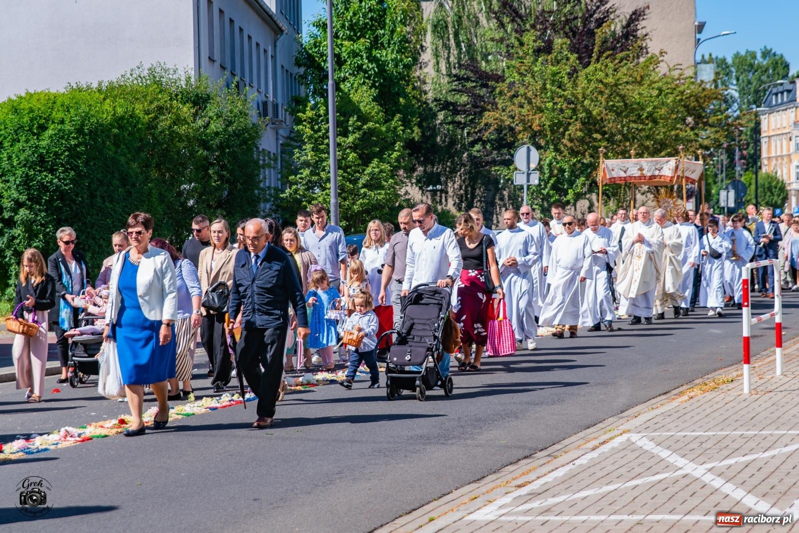 Zdjęcie w galerii na portalu naszraciborz.pl: Procesja Bożego Ciała przeszła ulicami parafii WNMP [FOTO i WIDEO] wiadomości z regionu
