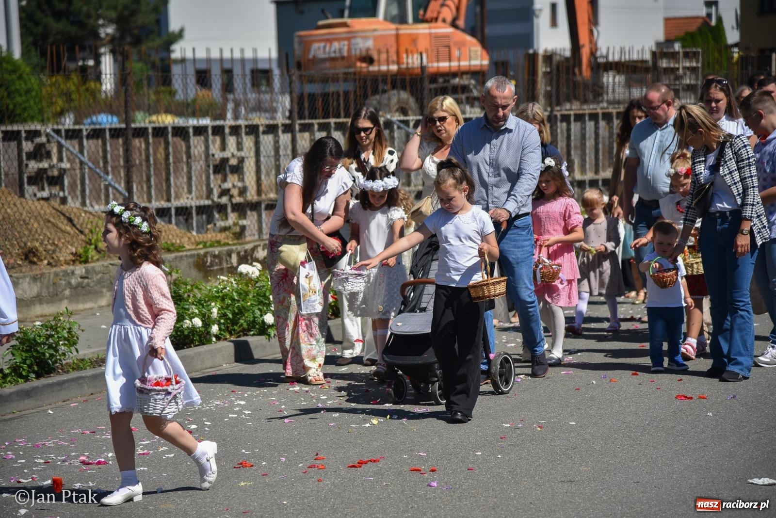 Zdjęcie w galerii na portalu naszraciborz.pl: Boże Ciało w największej raciborskiej parafii - fotorelacja z NSPJ wiadomości z regionu