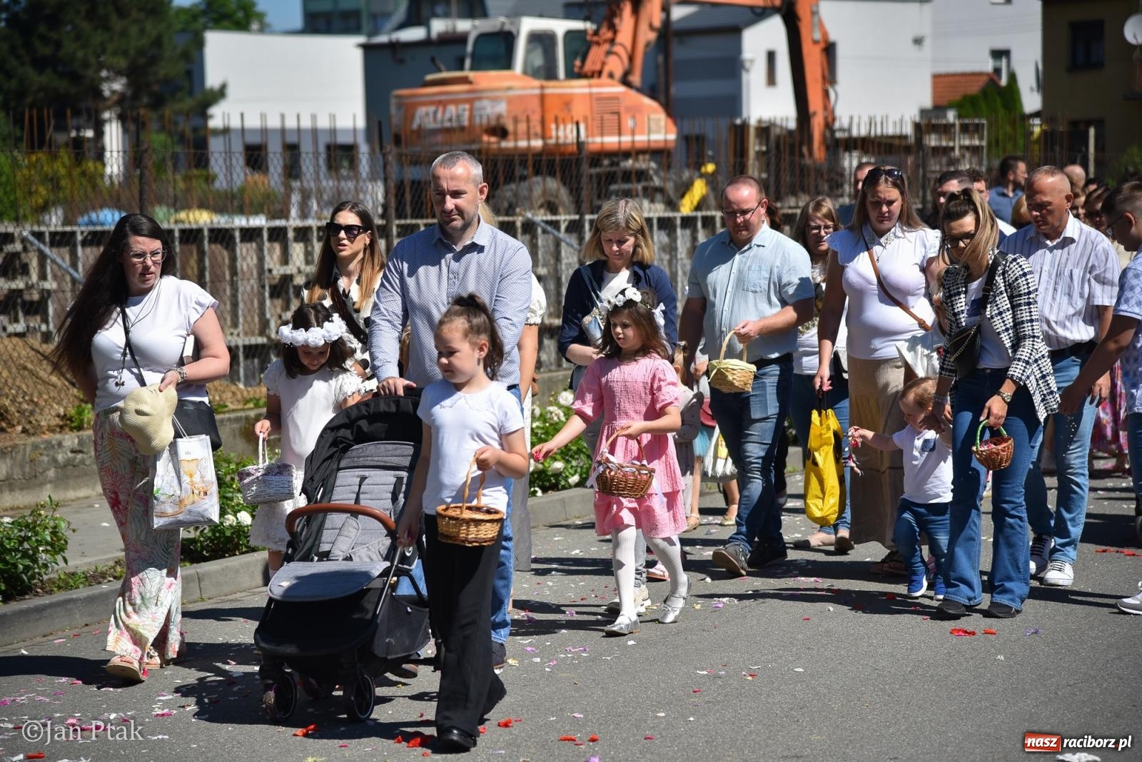 Zdjęcie w galerii na portalu naszraciborz.pl: Boże Ciało w największej raciborskiej parafii - fotorelacja z NSPJ wiadomości z regionu
