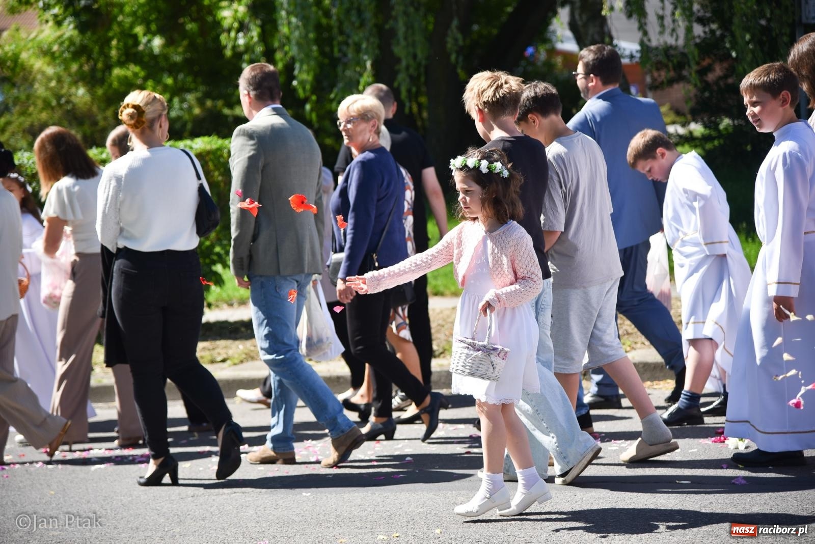 Zdjęcie w galerii na portalu naszraciborz.pl: Boże Ciało w największej raciborskiej parafii - fotorelacja z NSPJ wiadomości z regionu