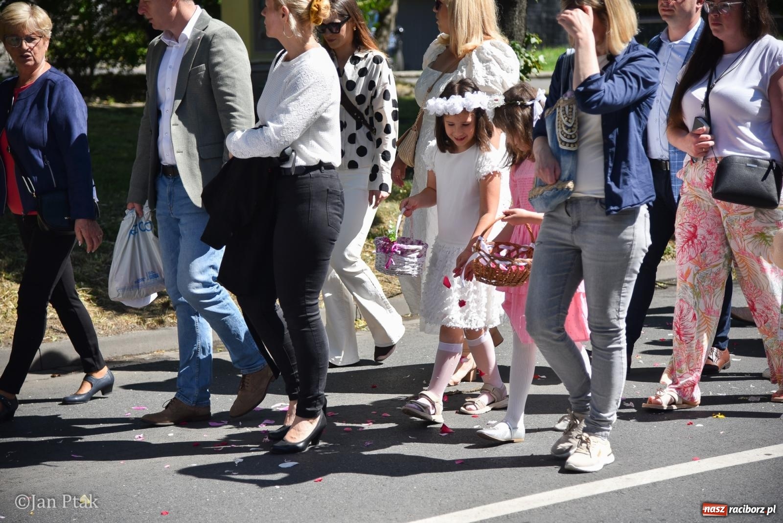 Zdjęcie w galerii na portalu naszraciborz.pl: Boże Ciało w największej raciborskiej parafii - fotorelacja z NSPJ wiadomości z regionu