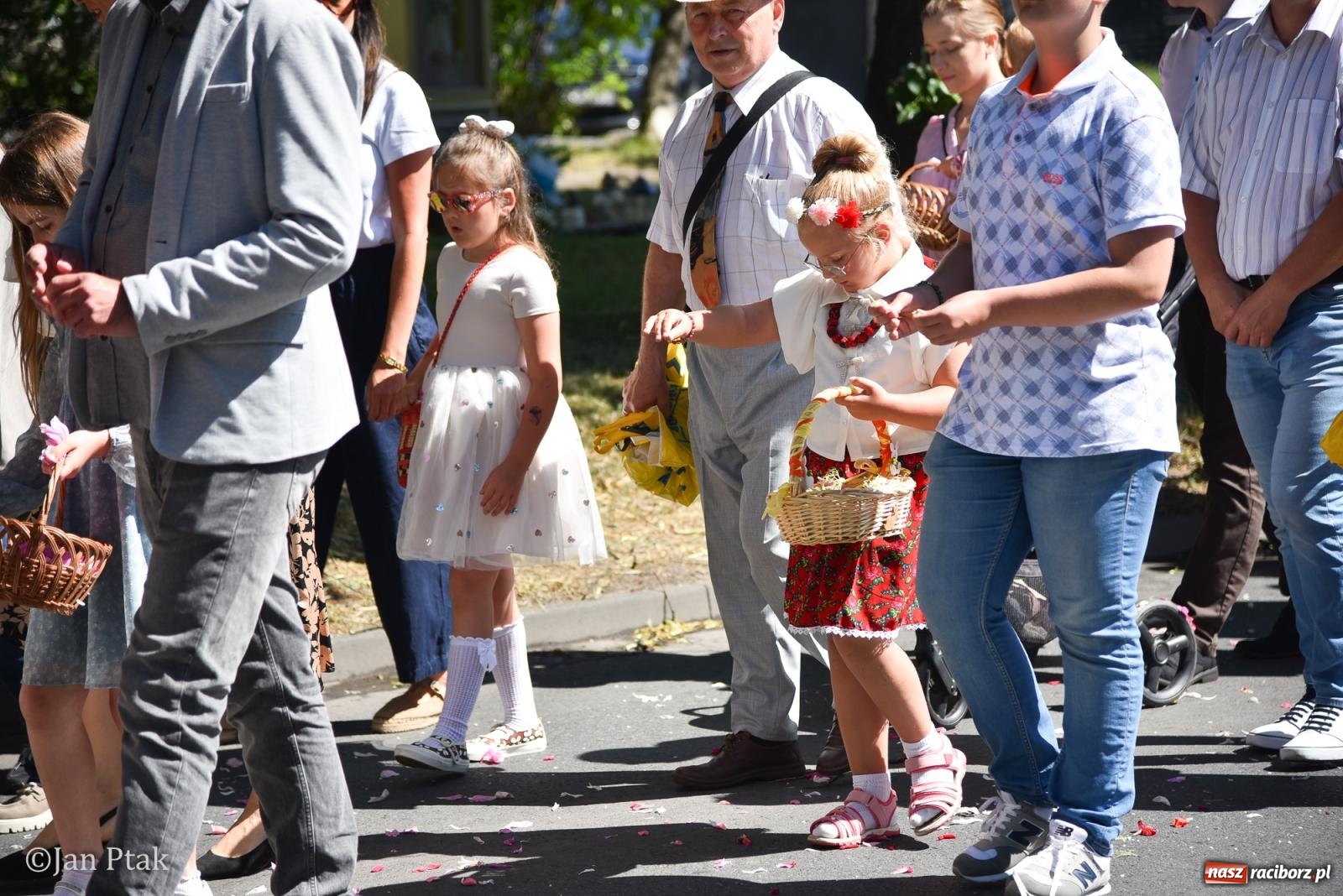 Zdjęcie w galerii na portalu naszraciborz.pl: Boże Ciało w największej raciborskiej parafii - fotorelacja z NSPJ wiadomości z regionu