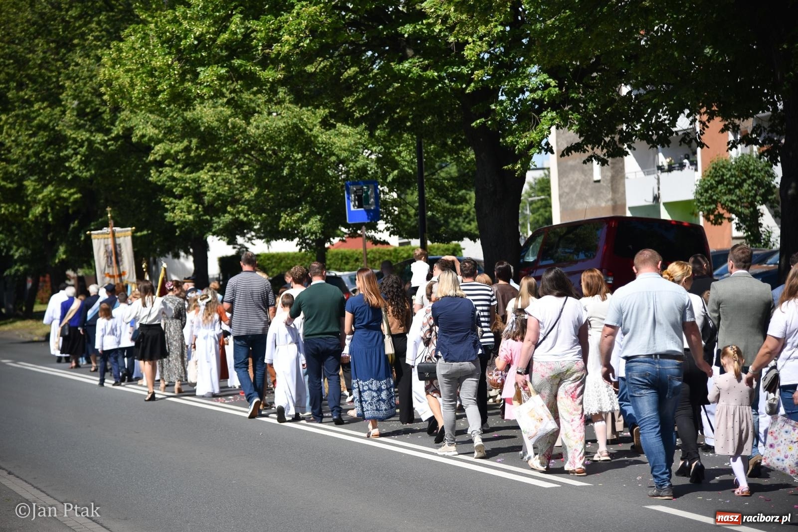Zdjęcie w galerii na portalu naszraciborz.pl: Boże Ciało w największej raciborskiej parafii - fotorelacja z NSPJ wiadomości z regionu