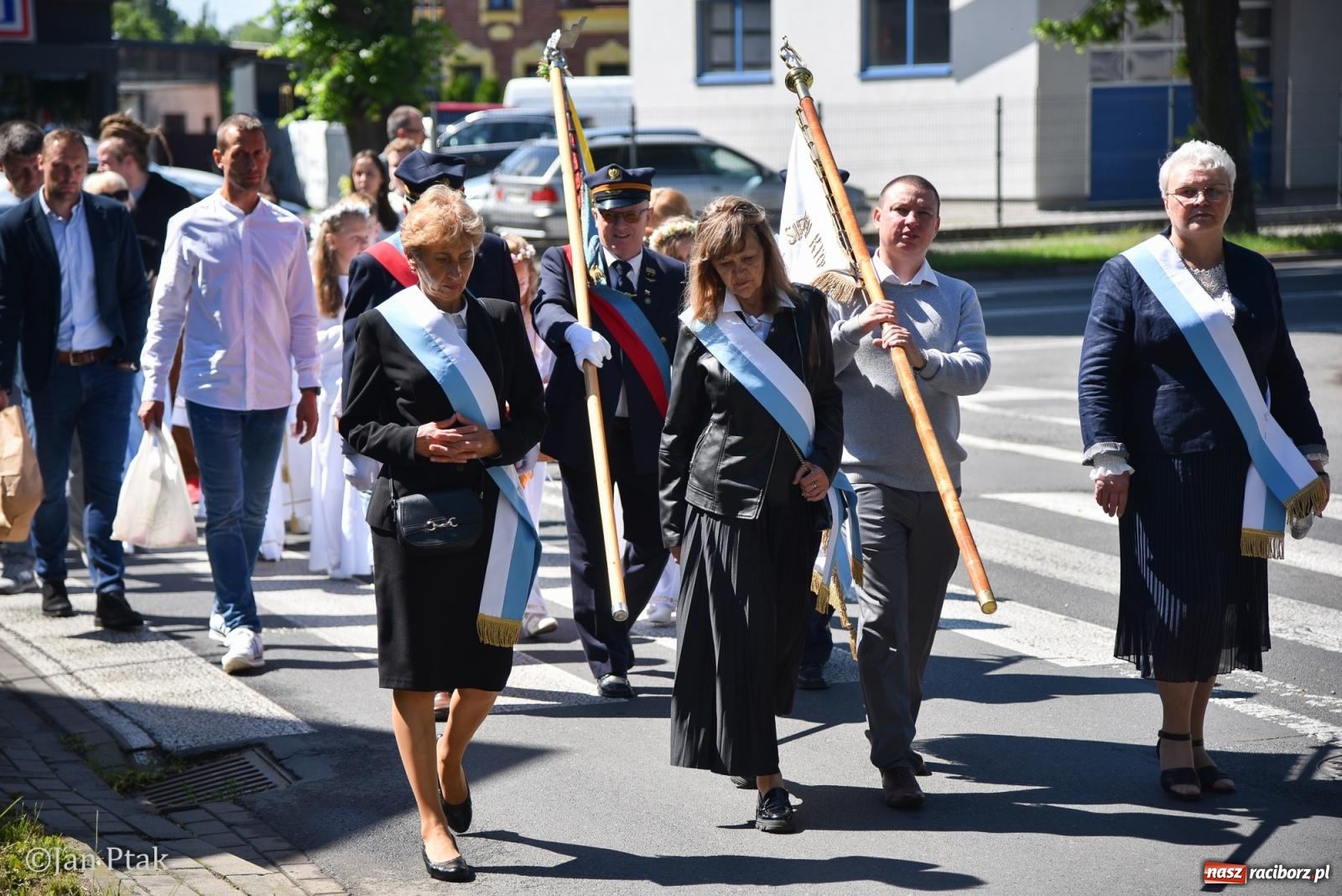 Zdjęcie w galerii na portalu naszraciborz.pl: Boże Ciało w największej raciborskiej parafii - fotorelacja z NSPJ wiadomości z regionu