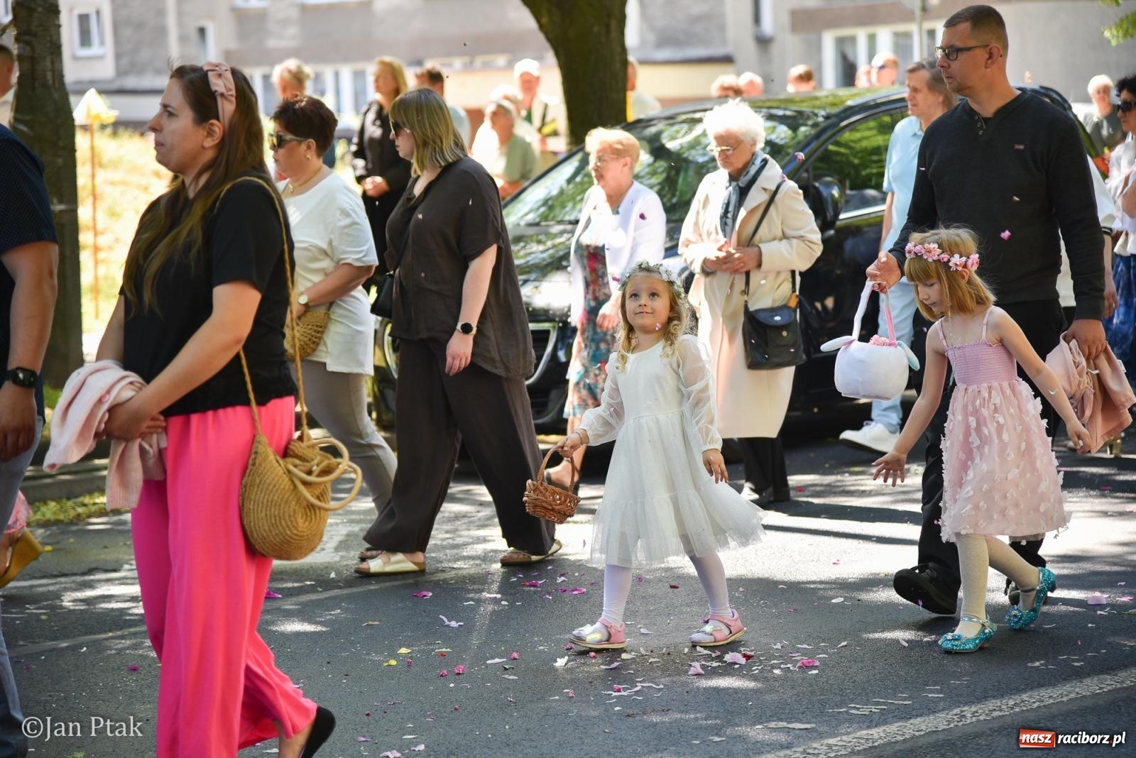 Zdjęcie w galerii na portalu naszraciborz.pl: Boże Ciało w największej raciborskiej parafii - fotorelacja z NSPJ wiadomości z regionu