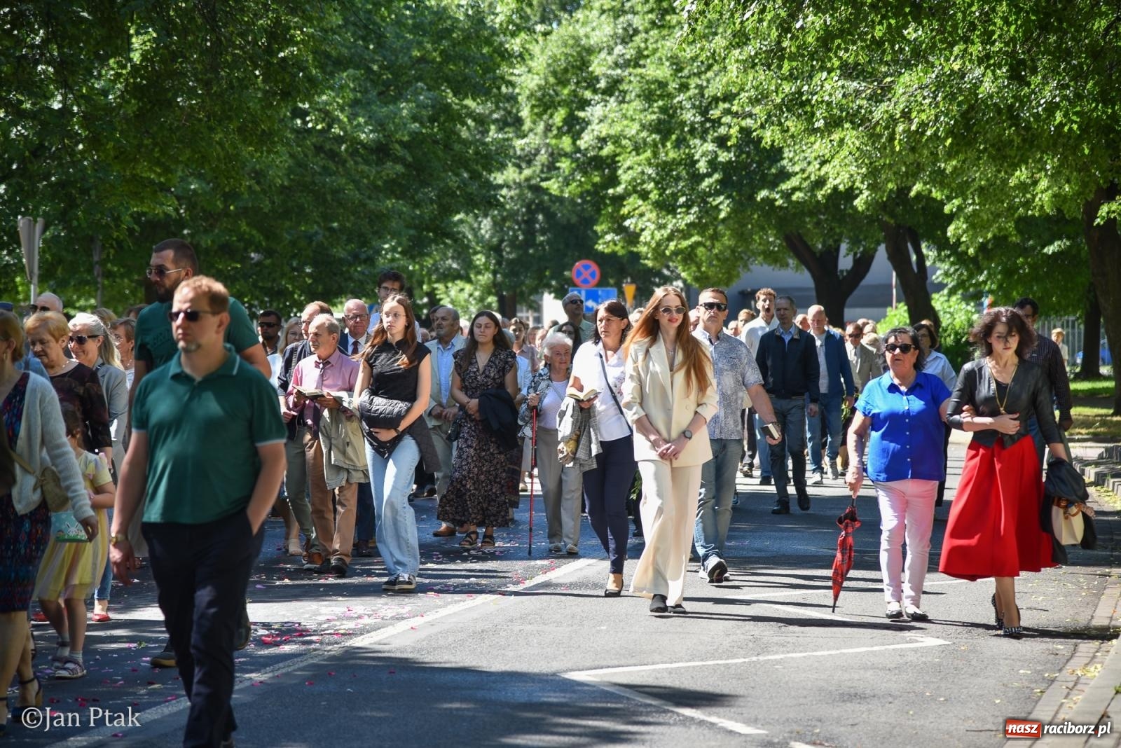 Zdjęcie w galerii na portalu naszraciborz.pl: Boże Ciało w największej raciborskiej parafii - fotorelacja z NSPJ wiadomości z regionu