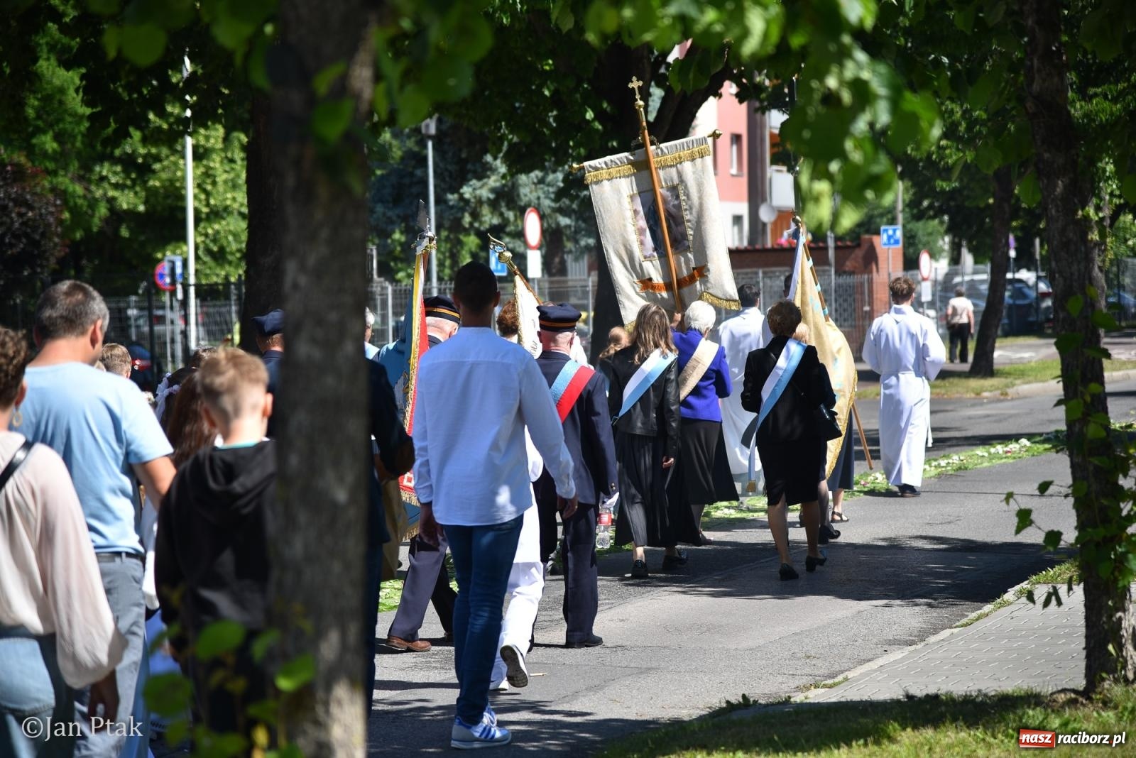 Zdjęcie w galerii na portalu naszraciborz.pl: Boże Ciało w największej raciborskiej parafii - fotorelacja z NSPJ wiadomości z regionu