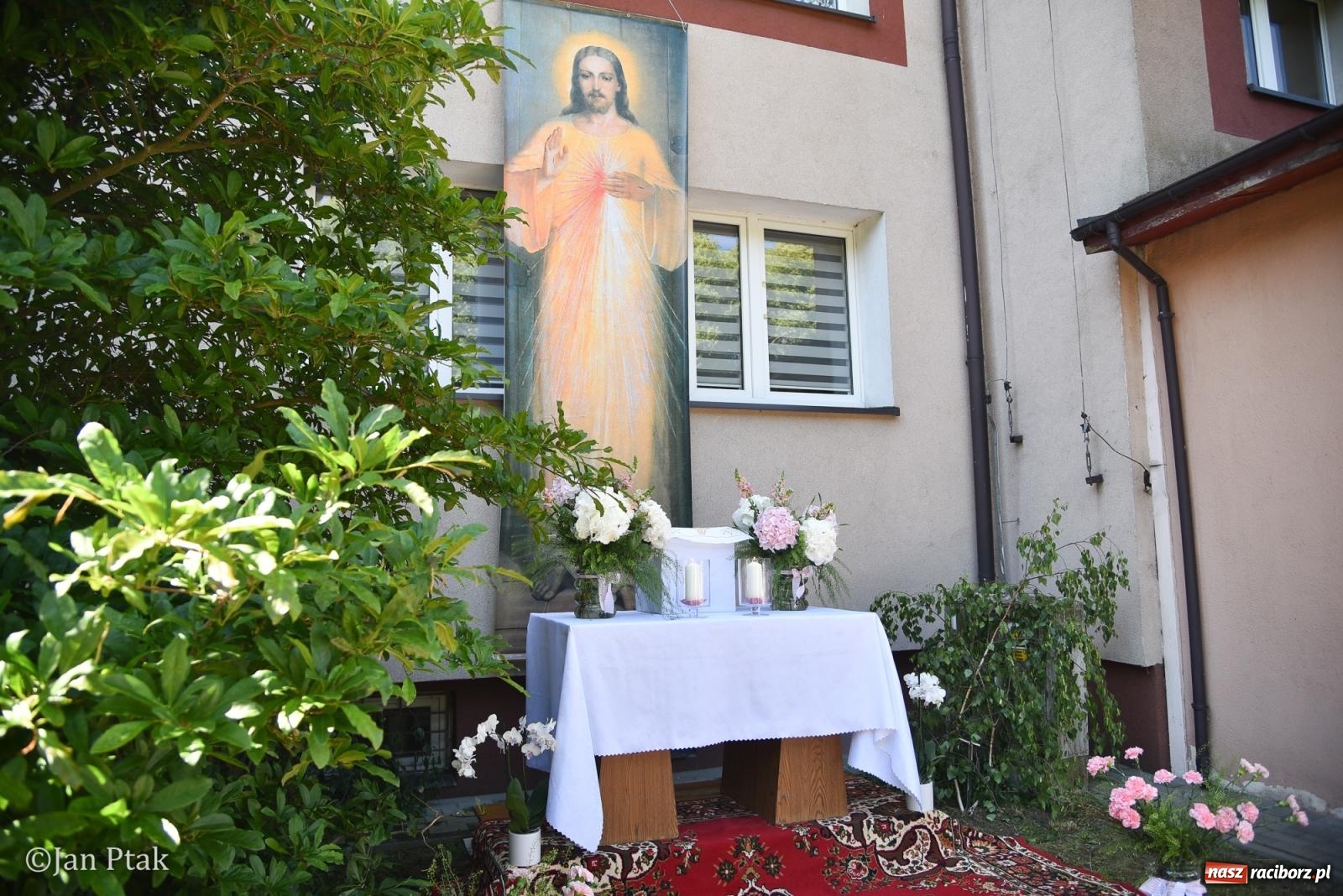 Zdjęcie w galerii na portalu naszraciborz.pl: Boże Ciało w największej raciborskiej parafii - fotorelacja z NSPJ wiadomości z regionu