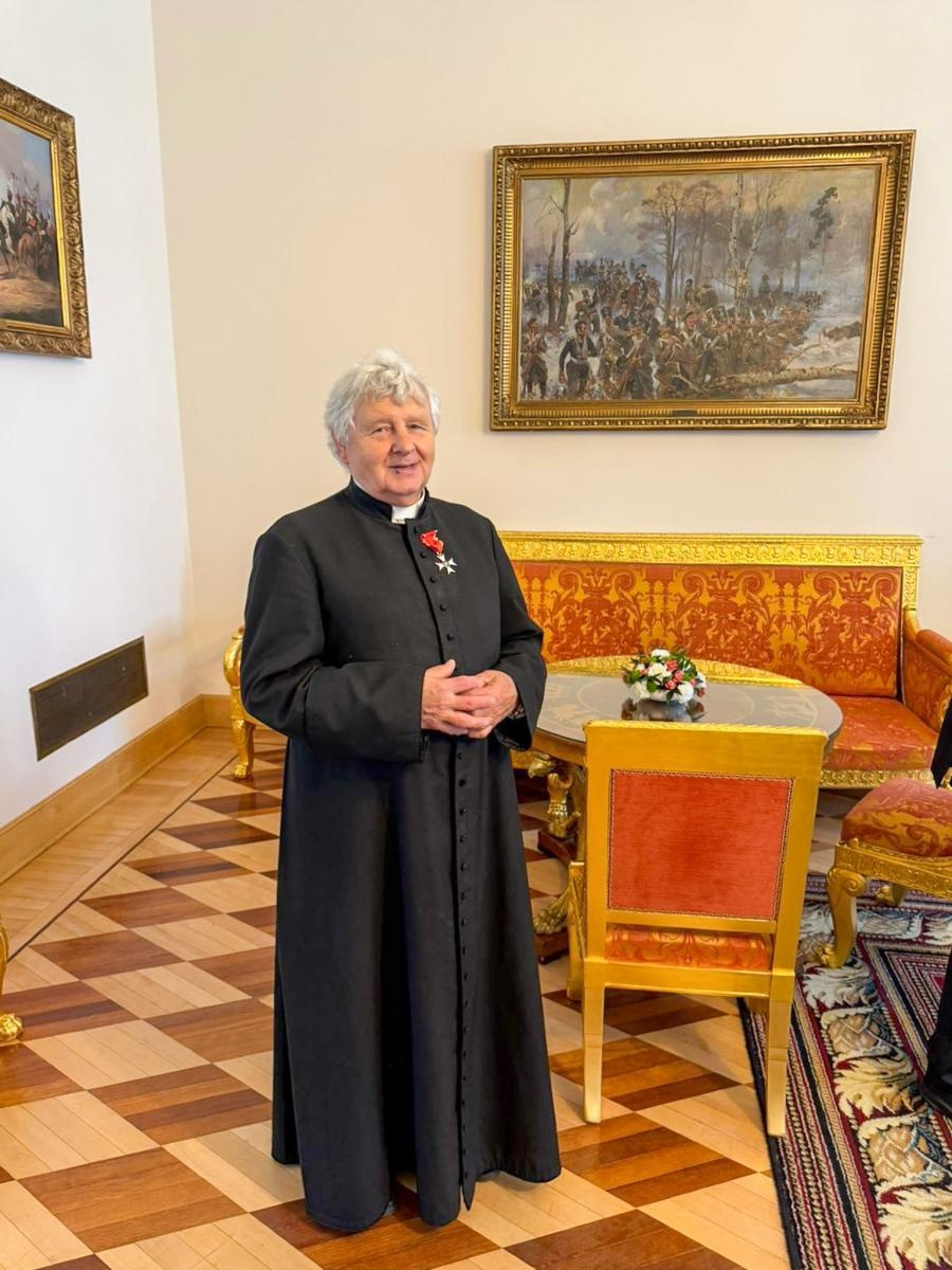Zdjęcie w galerii na portalu naszraciborz.pl: Ks. Jerzy Hetmańczyk odznaczony Krzyżem Kawalerskim Orderu Odrodzenia Polski wiadomości z regionu