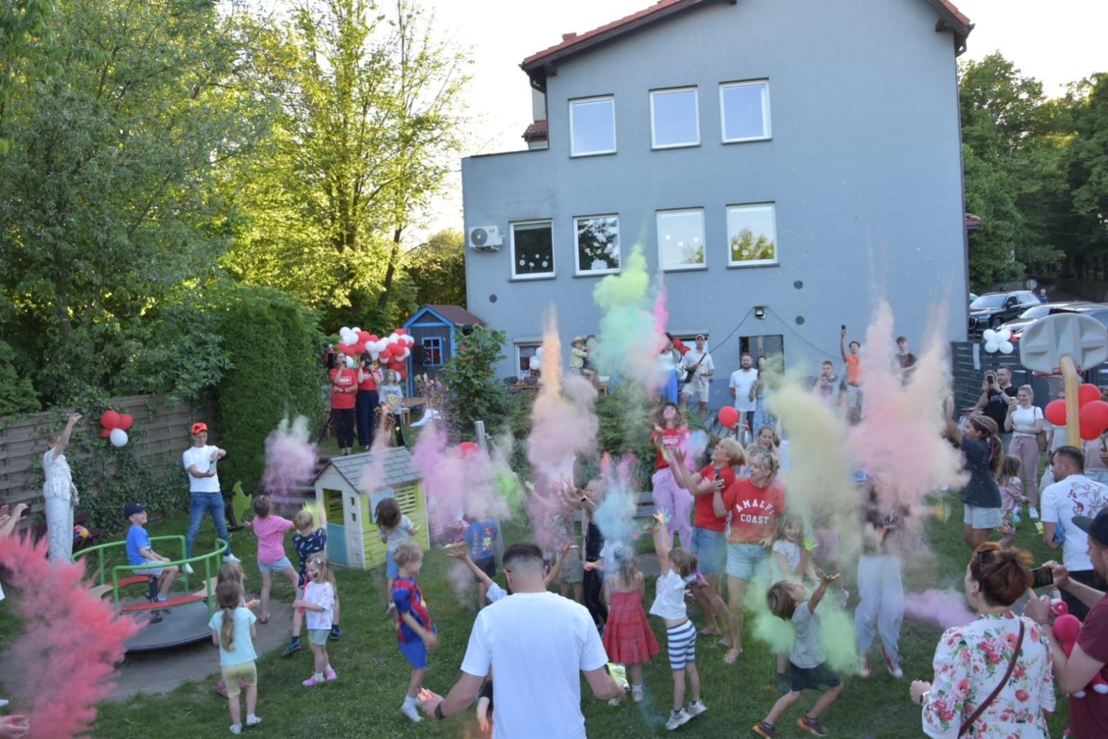 Zdjęcie w galerii na portalu naszraciborz.pl: Festyn Charytatywny w Przedszkolu i Żłobku Stokrotka dla Fundacji DKMS wiadomości z regionu