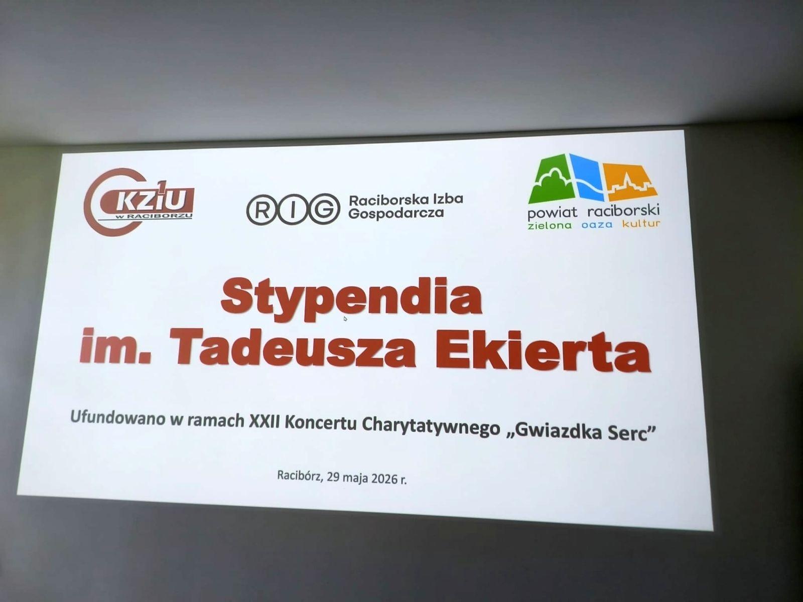 Zdjęcie w galerii na portalu naszraciborz.pl: W CKZiU nr 1 Budowlanka-Gastronomik wręczono Stypendia im. Tadeusza Ekierta wiadomości z regionu