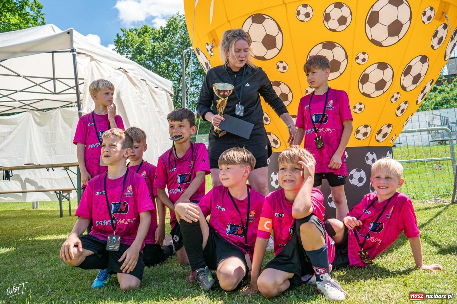 Zdjęcie w galerii na portalu naszraciborz.pl: Młodzi piłkarze rywalizowali w Nędzy. InPost Cup pełen goli i sportowych emocji [FOTO] wiadomości z regionu