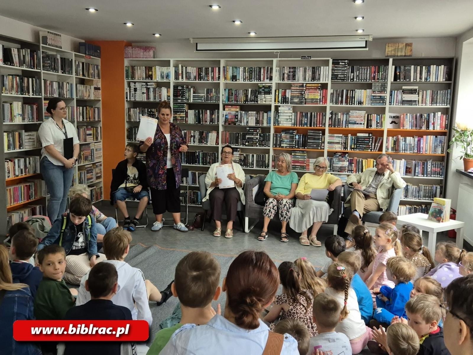 Zdjęcie w galerii na portalu naszraciborz.pl: Podsumowanie Ogólnopolskiego Tygodnia Czytania Dzieciom w raciborskiej bibliotece wiadomości z regionu