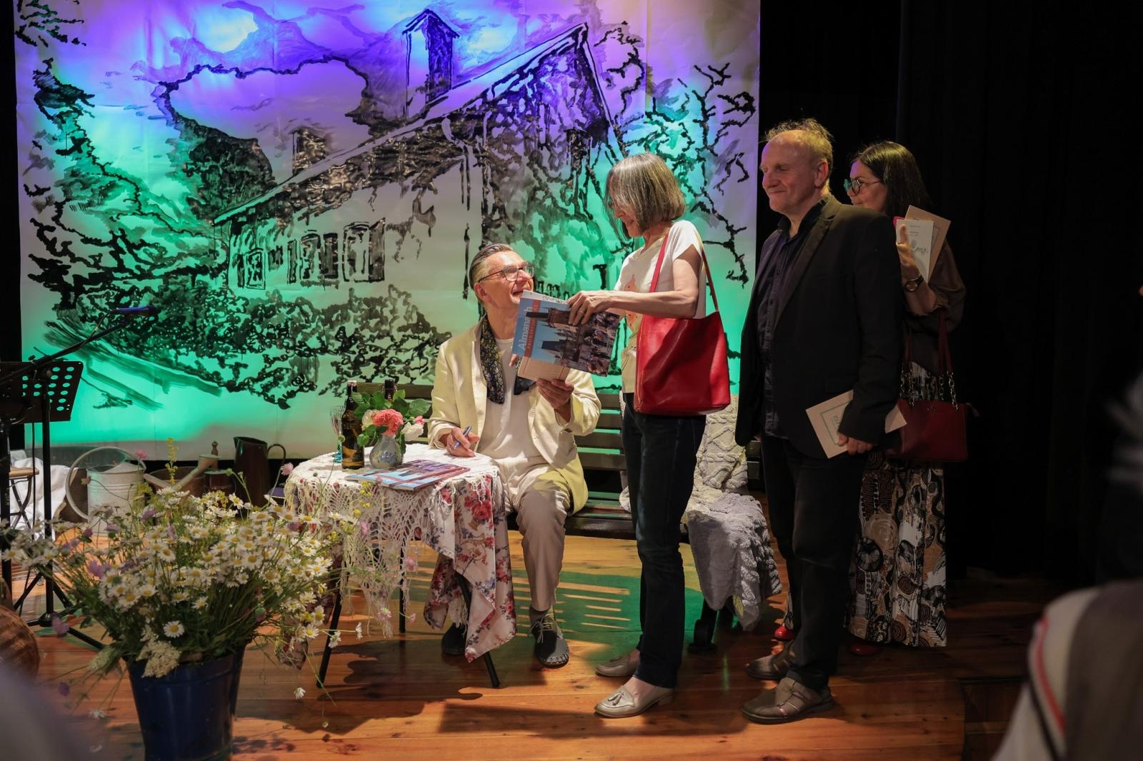 Zdjęcie w galerii na portalu naszraciborz.pl: Poezja, rozmowa i muzyka. Niezapomniany wieczór z Almanachem Prowincjonalnym wiadomości z regionu