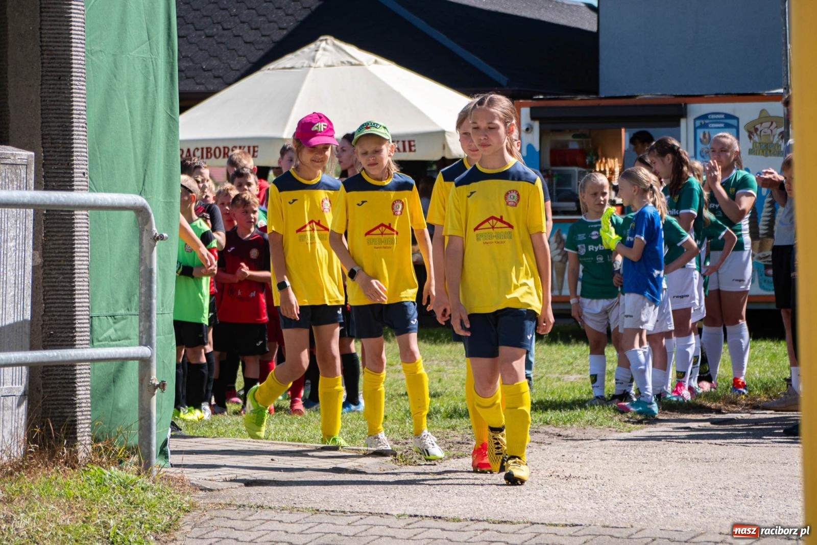 Zdjęcie w galerii na portalu naszraciborz.pl: Dziewczęta po raz pierwszy na InPost Cup. Drugi dzień turnieju za nami [FOTO] wiadomości z regionu