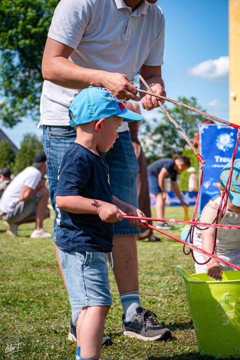 Zdjęcie w galerii na portalu naszraciborz.pl: Piknik rodzinny w Zawadzie Książęcej. Dzień Dziecka z teatrem, animacjami i atrakcjami dla najmłodszych [FOTO] wiadomości z regionu