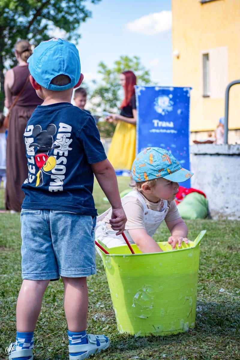 Zdjęcie w galerii na portalu naszraciborz.pl: Piknik rodzinny w Zawadzie Książęcej. Dzień Dziecka z teatrem, animacjami i atrakcjami dla najmłodszych [FOTO] wiadomości z regionu