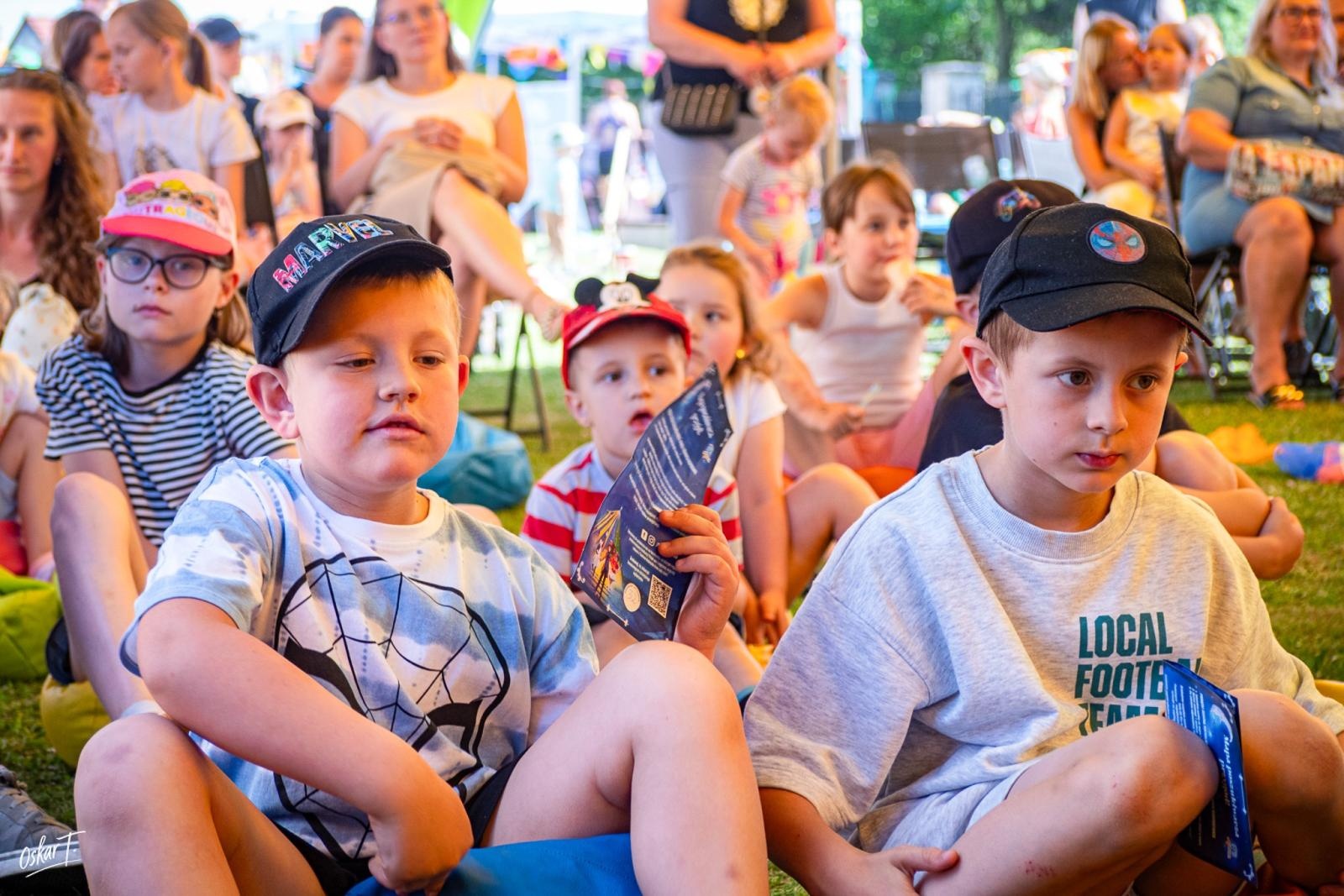 Zdjęcie w galerii na portalu naszraciborz.pl: Piknik rodzinny w Zawadzie Książęcej. Dzień Dziecka z teatrem, animacjami i atrakcjami dla najmłodszych [FOTO] wiadomości z regionu