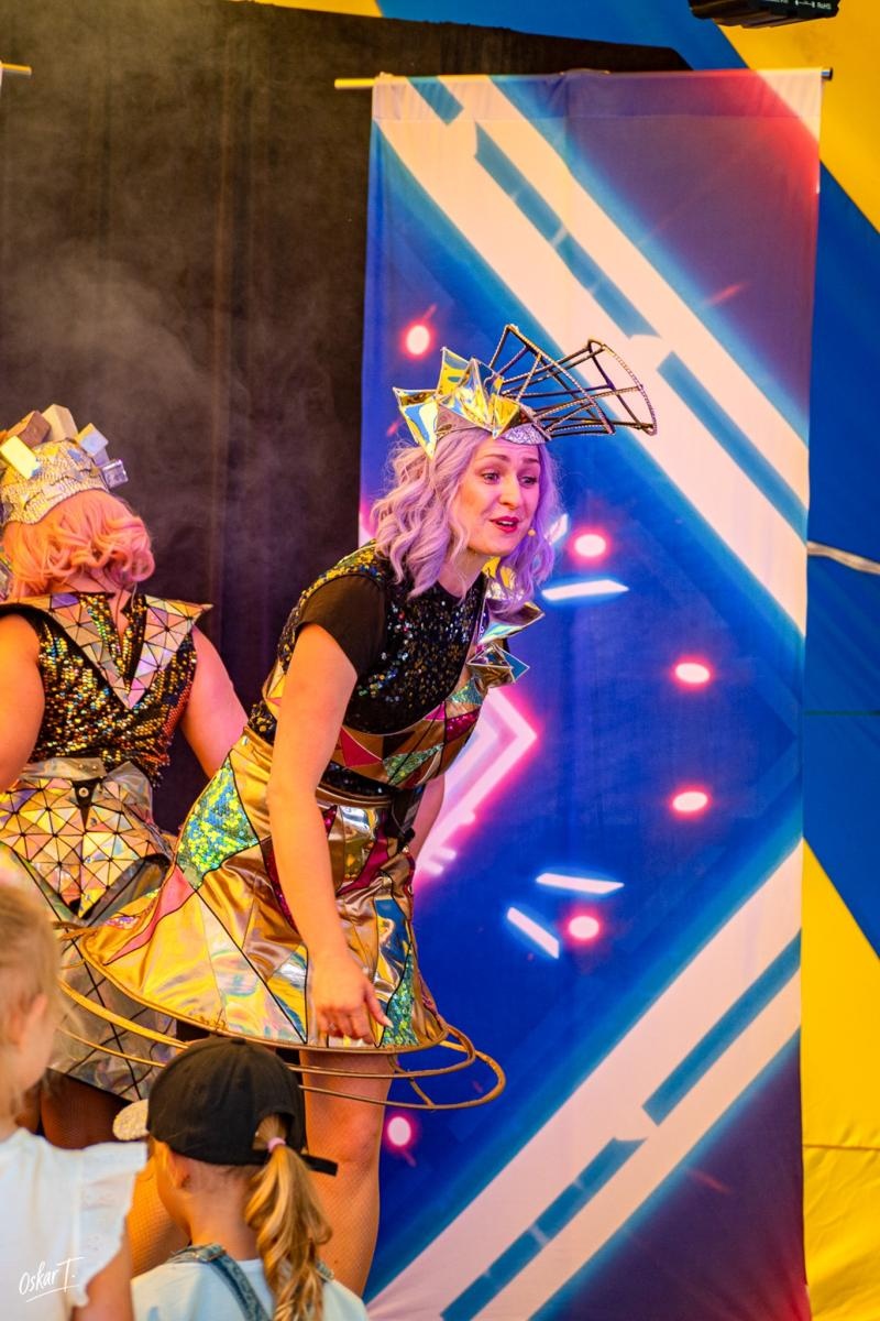 Zdjęcie w galerii na portalu naszraciborz.pl: Piknik rodzinny w Zawadzie Książęcej. Dzień Dziecka z teatrem, animacjami i atrakcjami dla najmłodszych [FOTO] wiadomości z regionu